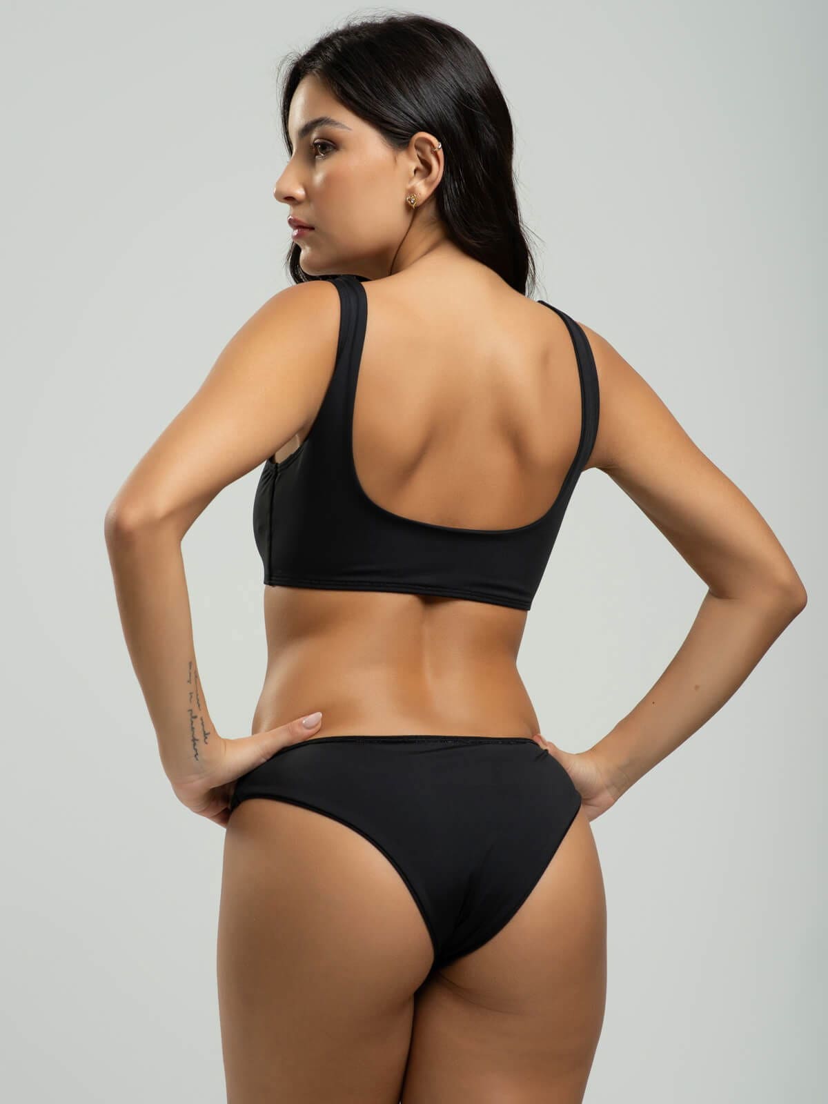 Biquini Regata Calcinha Comum Liso Preto - Vicbela