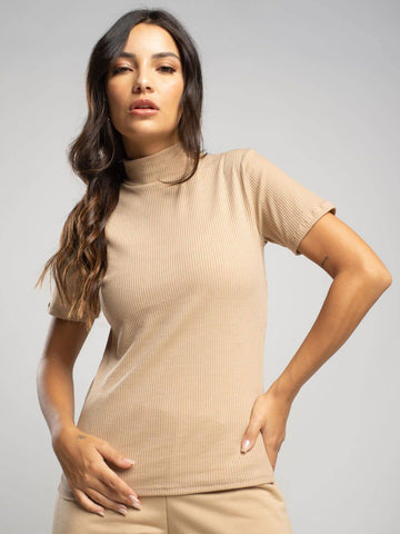 Blusa Manga Curta Gola Alta Canelada Bege - Vicbela