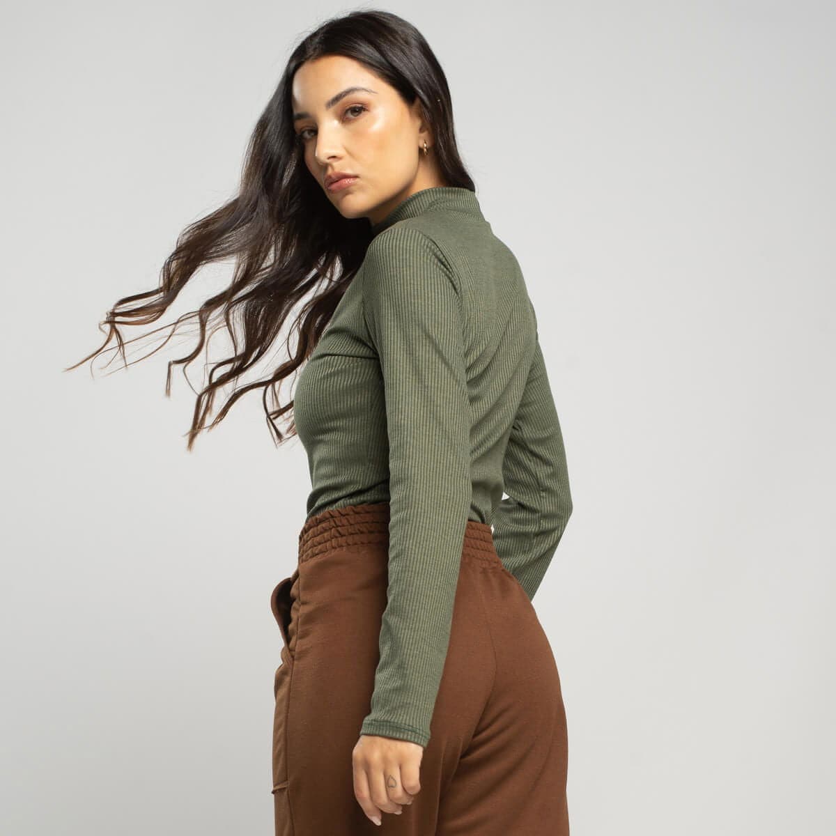 Blusa Manga Longa Gola Alta Canelada Verde - Vicbela