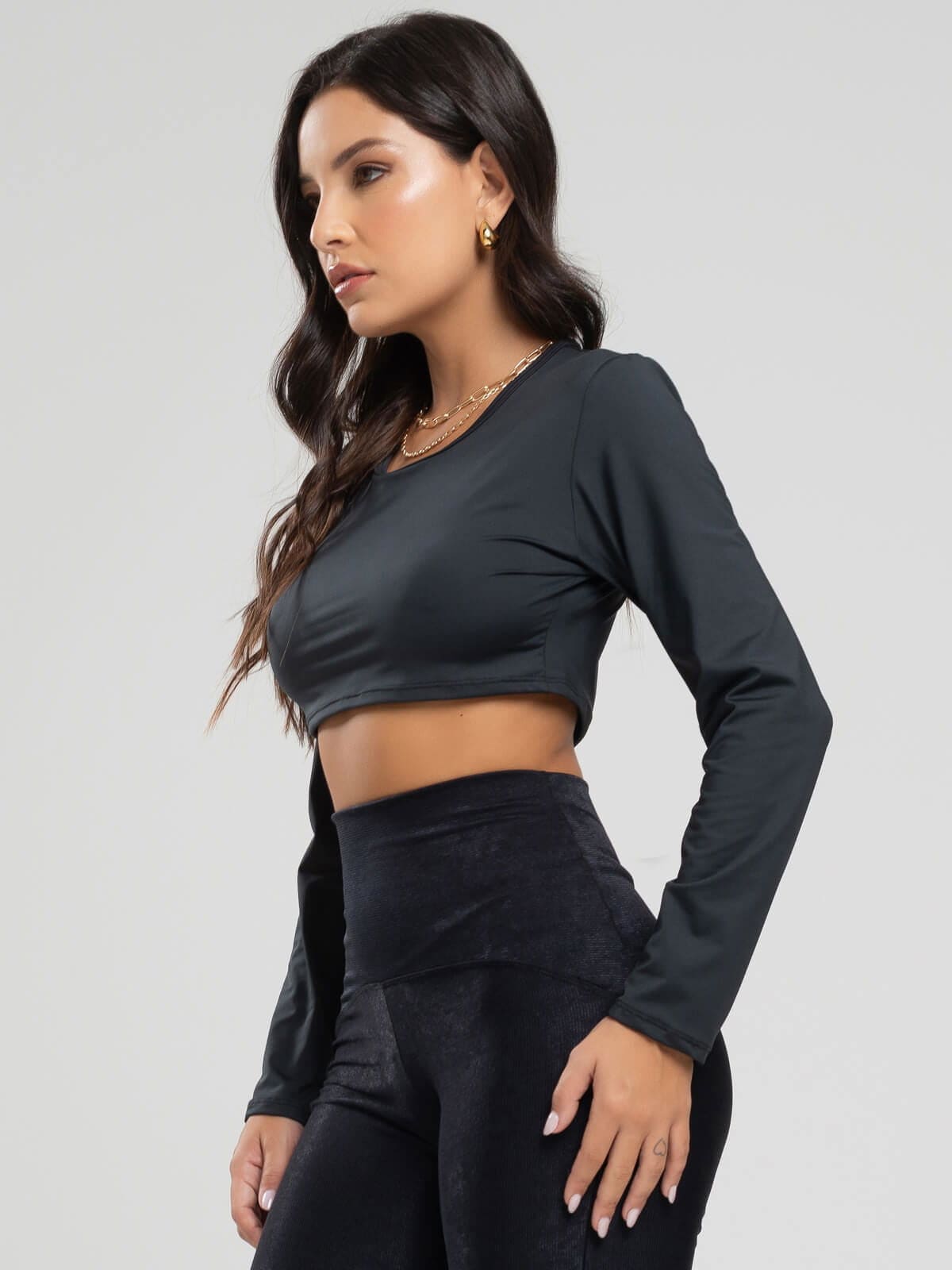Cropped Proteção UV Liso Preto - Vicbela