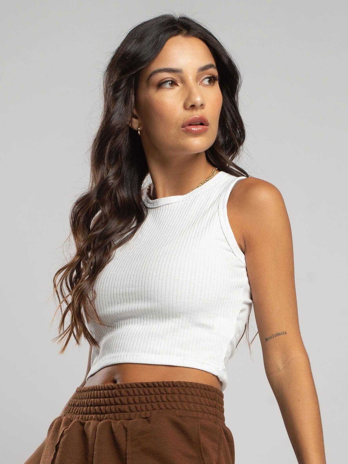 Cropped Regata Canelado Branco - Vicbela