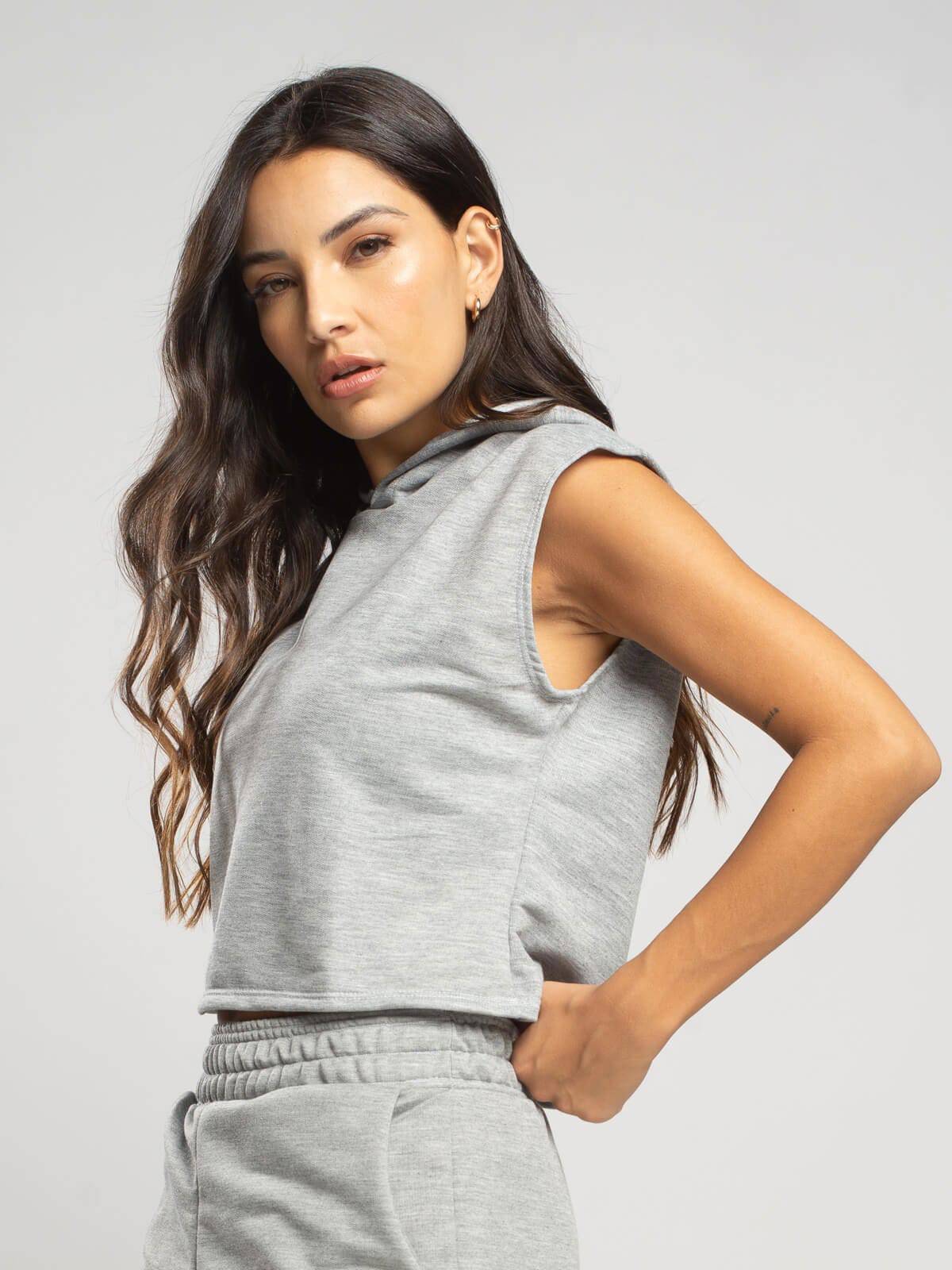 Cropped Regata Com Capuz Cinza - Vicbela