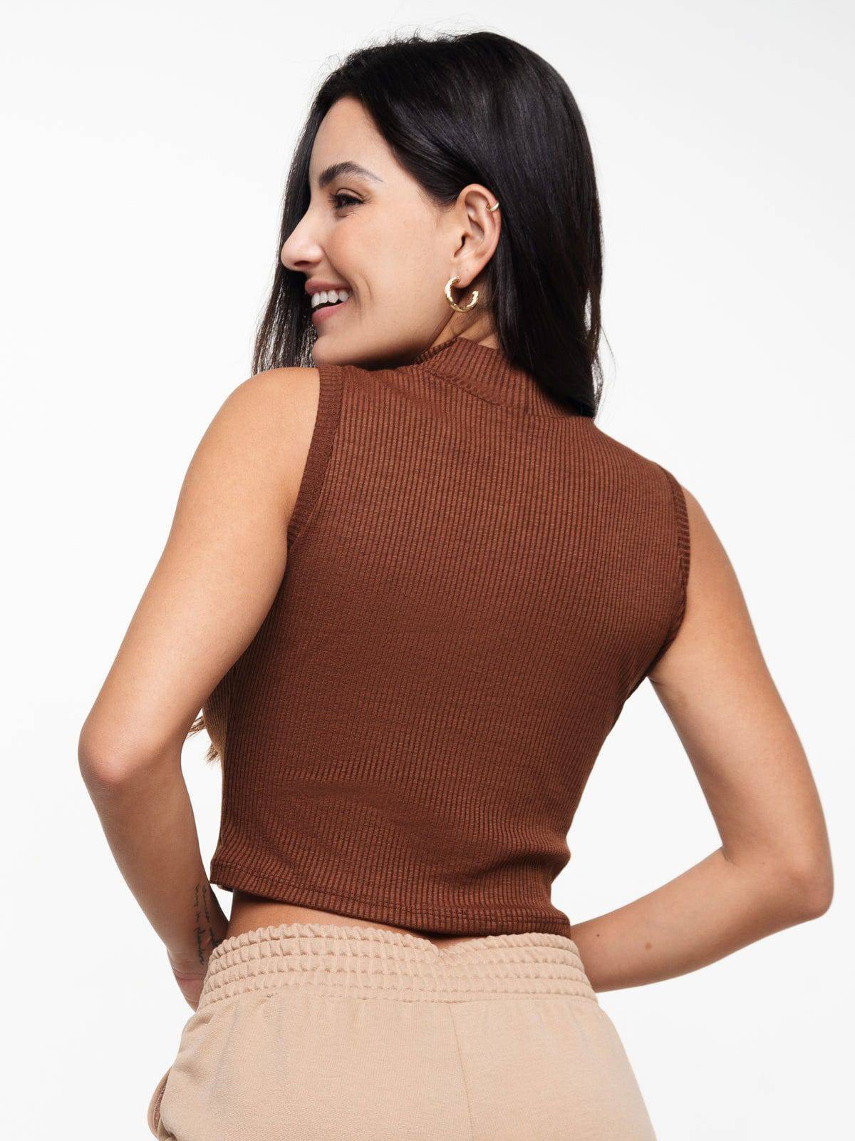 Cropped Regata Gola Alta Marrom - Vicbela