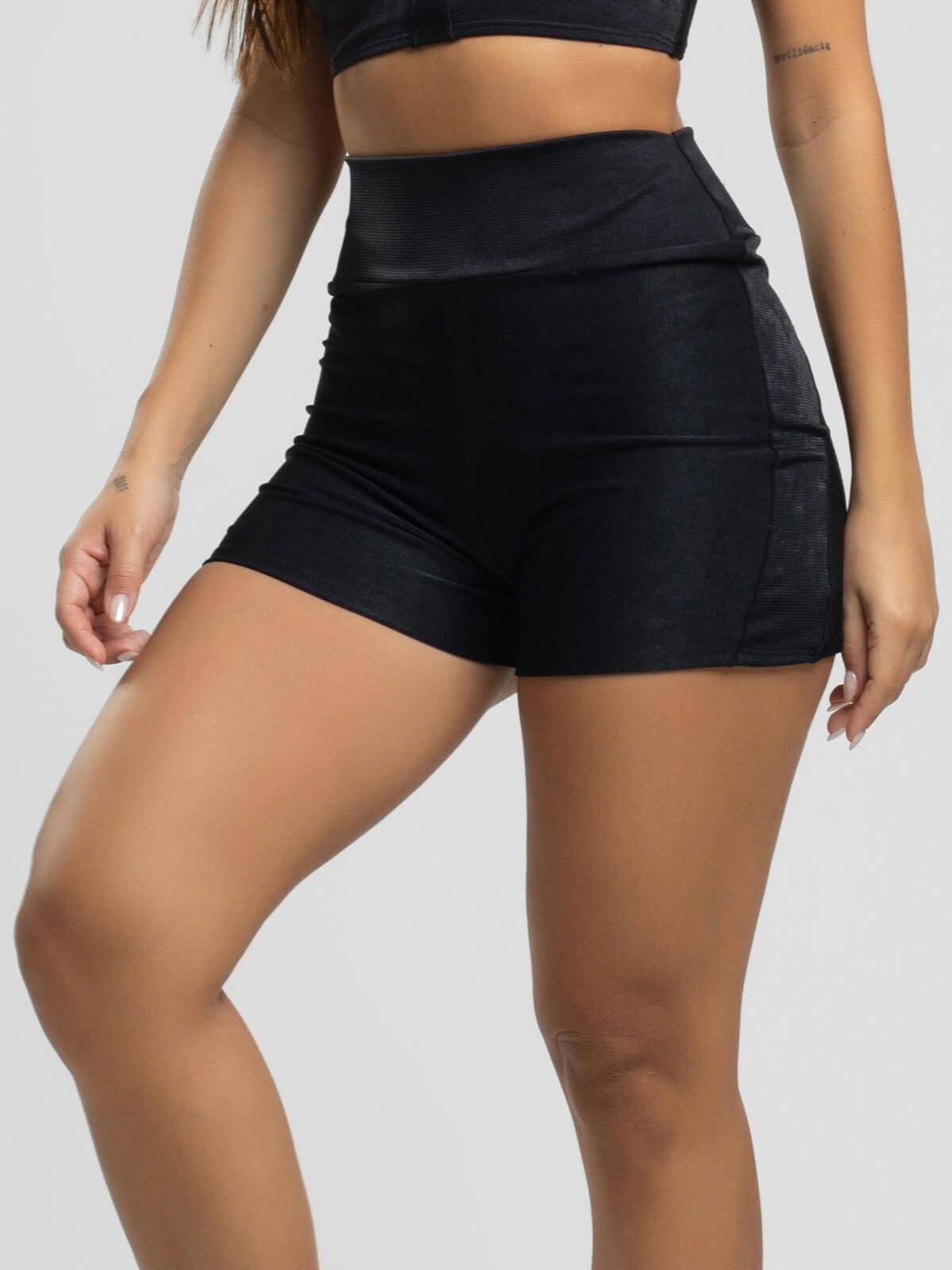 Short Curto Fitness Recortes Suplex Wonder Preto - Vicbela
