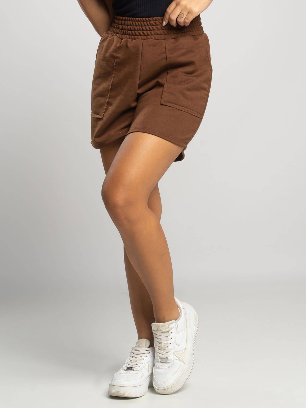 Short Curto Moletinho Marrom - Vicbela