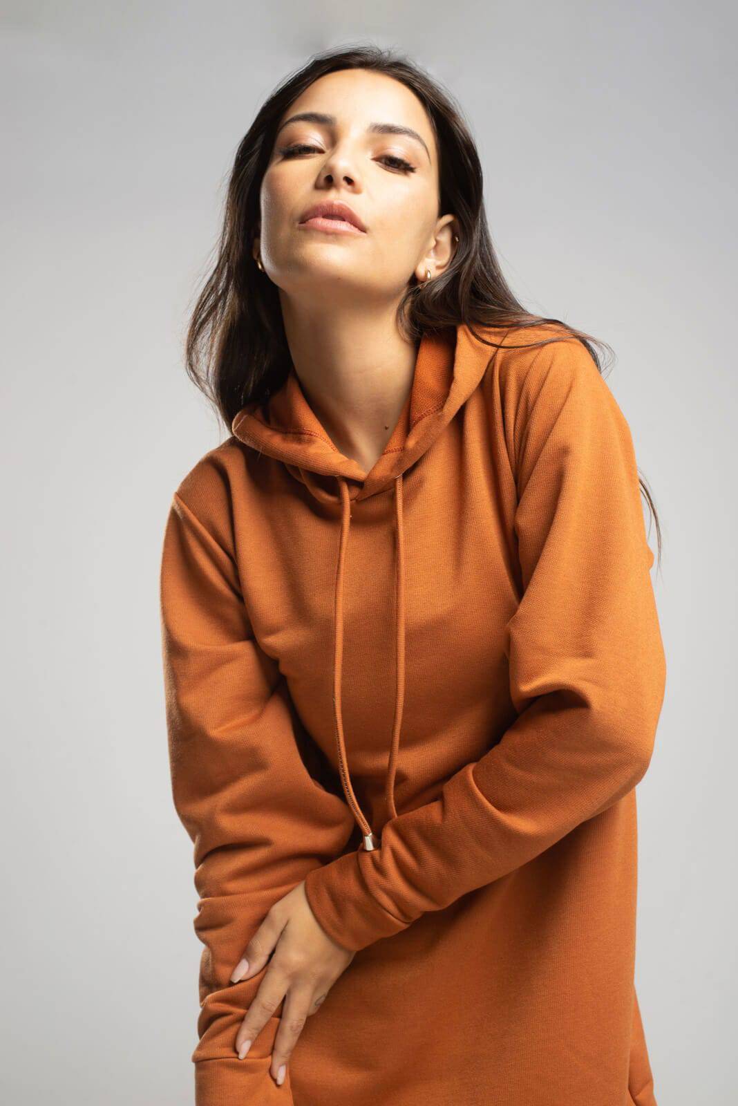Vestido Blusão Com Capuz Manga Longa Terracota - Vicbela