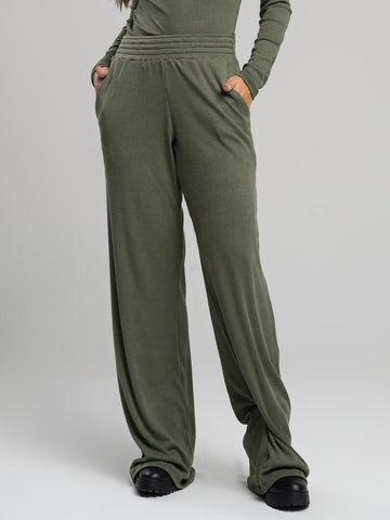Calça Pantalona Wide Leg Canelada Verde Militar