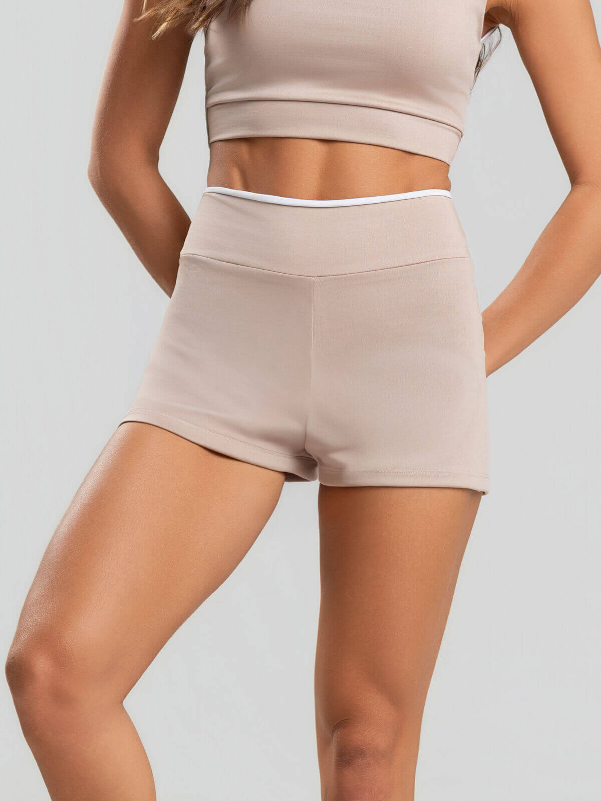 Short Curto Bicolor Suplex Bege - Vicbela