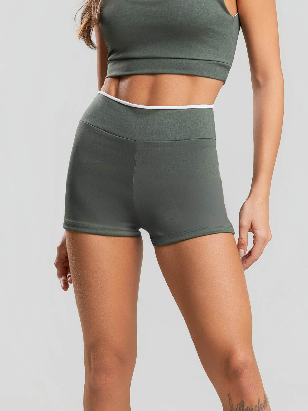 Short Curto Bicolor Suplex Verde - Vicbela