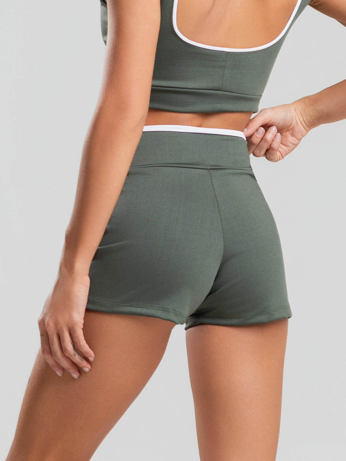 Short Curto Bicolor Suplex Verde