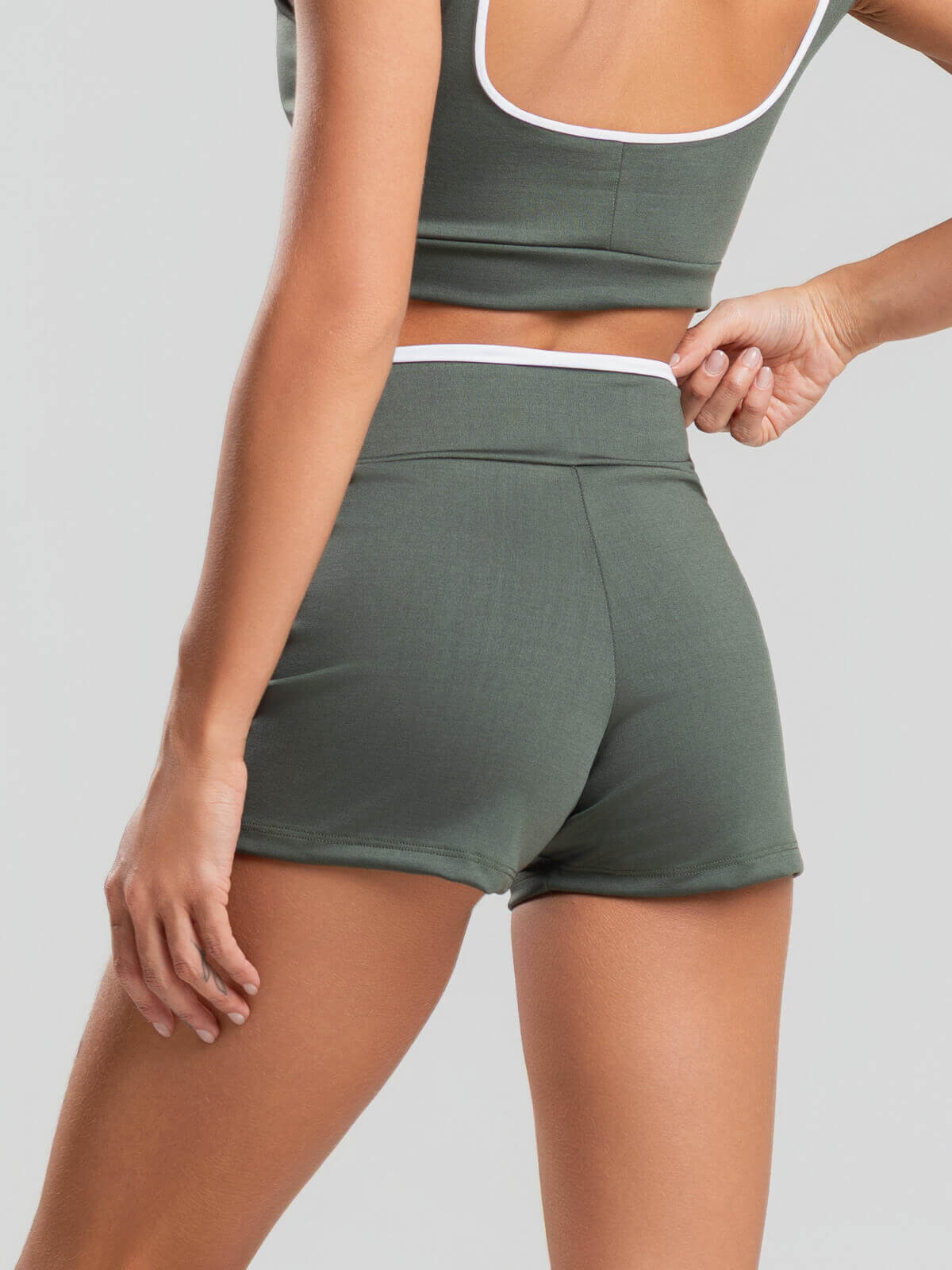 Short Curto Bicolor Suplex Verde - Vicbela