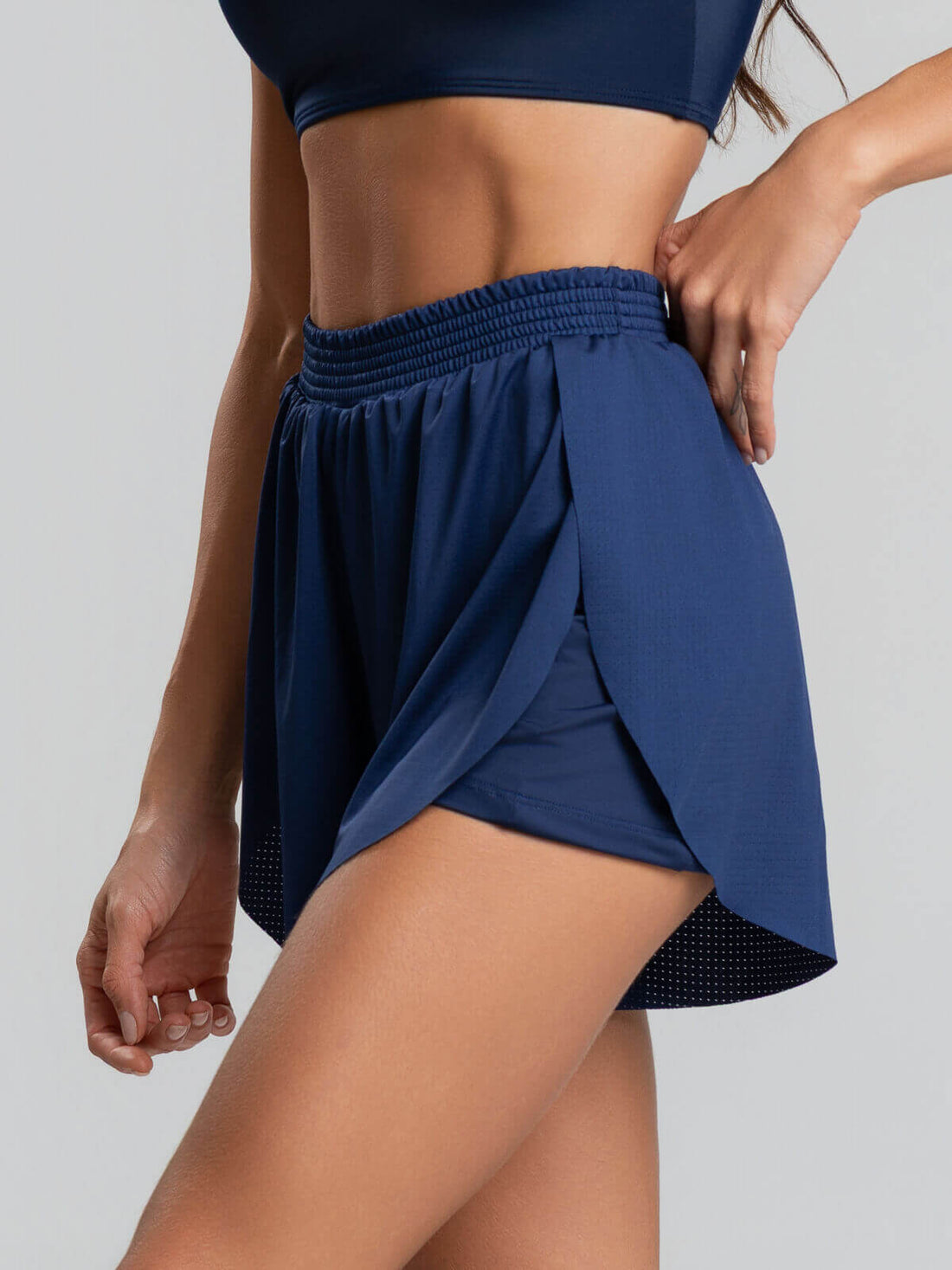 Short Curto Com Bolso Interno Azul Marinho
