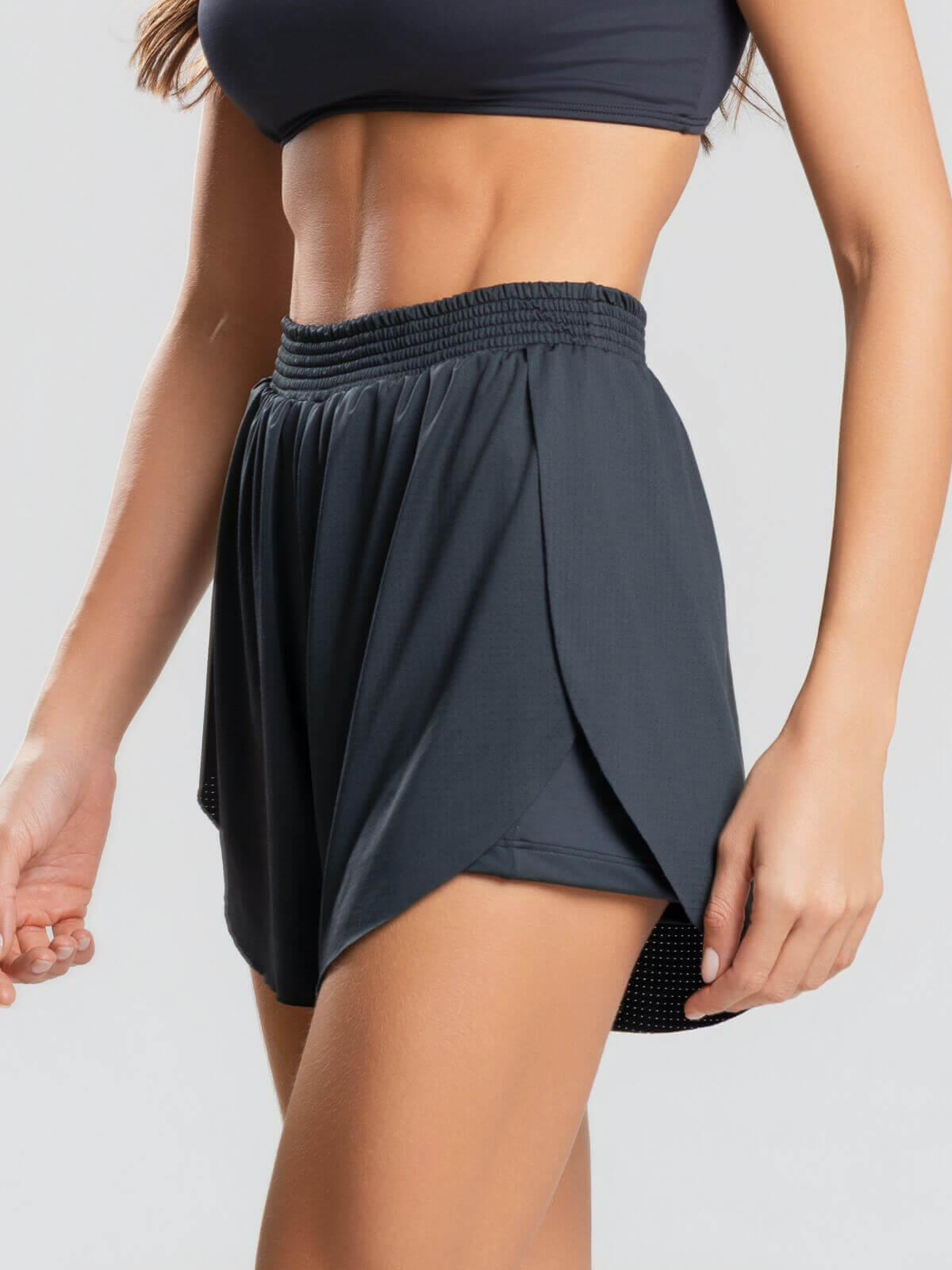 Short Curto Com Bolso Interno Preto - Vicbela