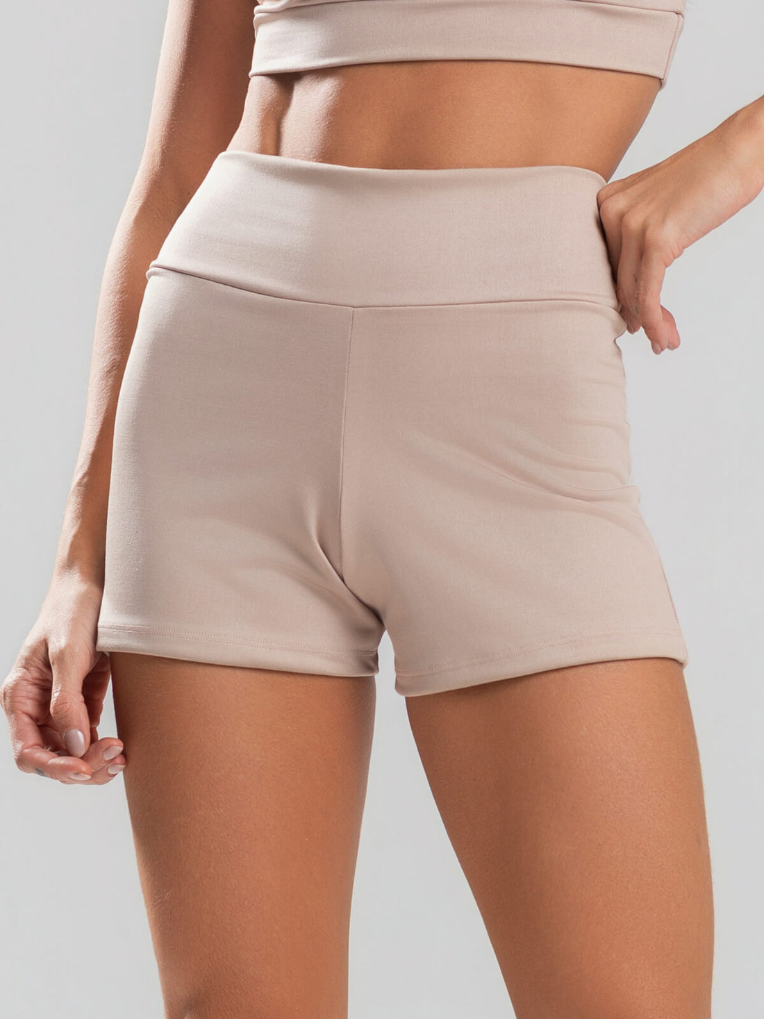 Short Curto Suplex Cintura Alta Bege - Vicbela