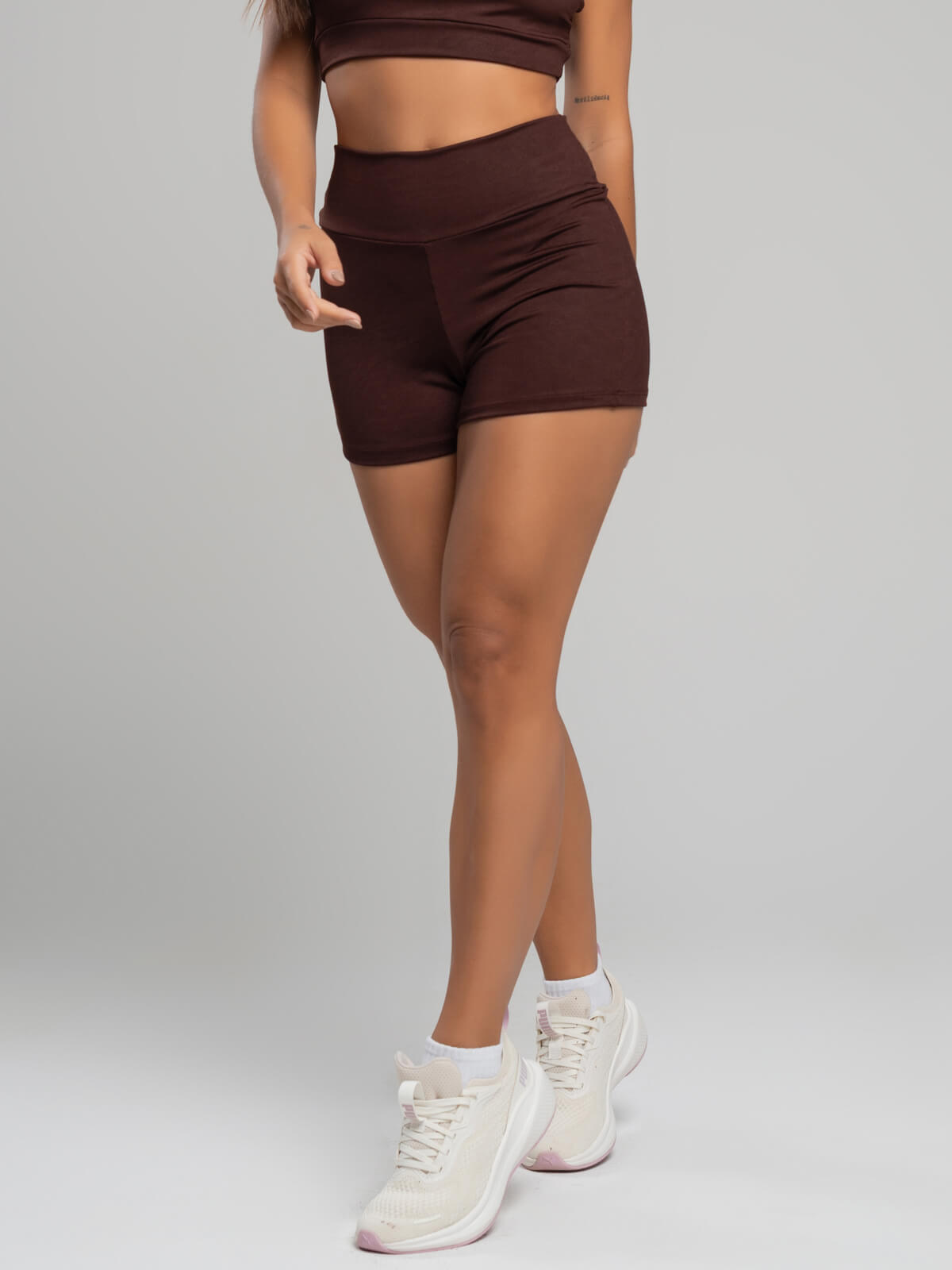 Short Curto Suplex Cintura Alta Marrom - Vicbela