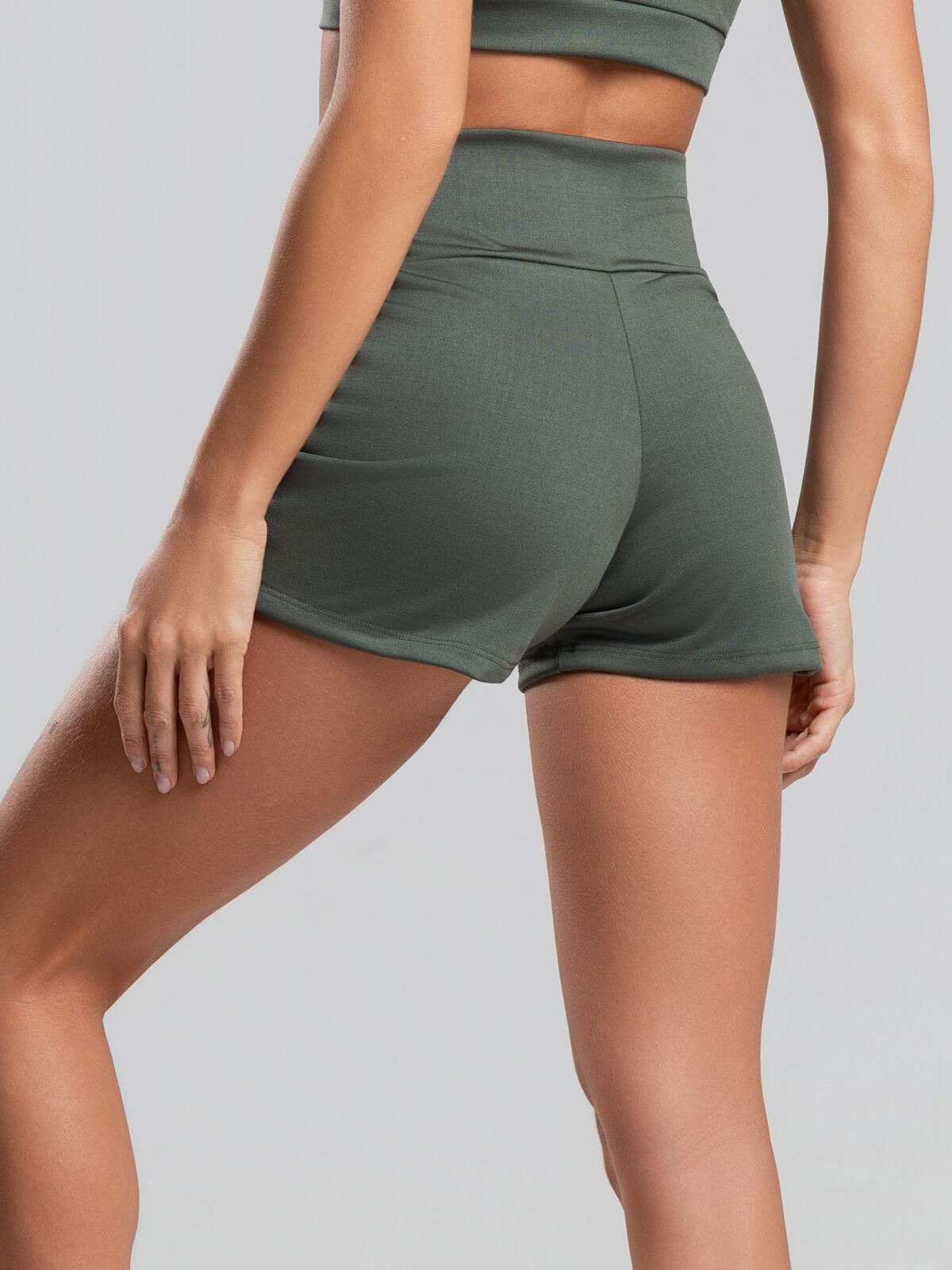 Short Curto Suplex Cintura Alta Verde - Vicbela