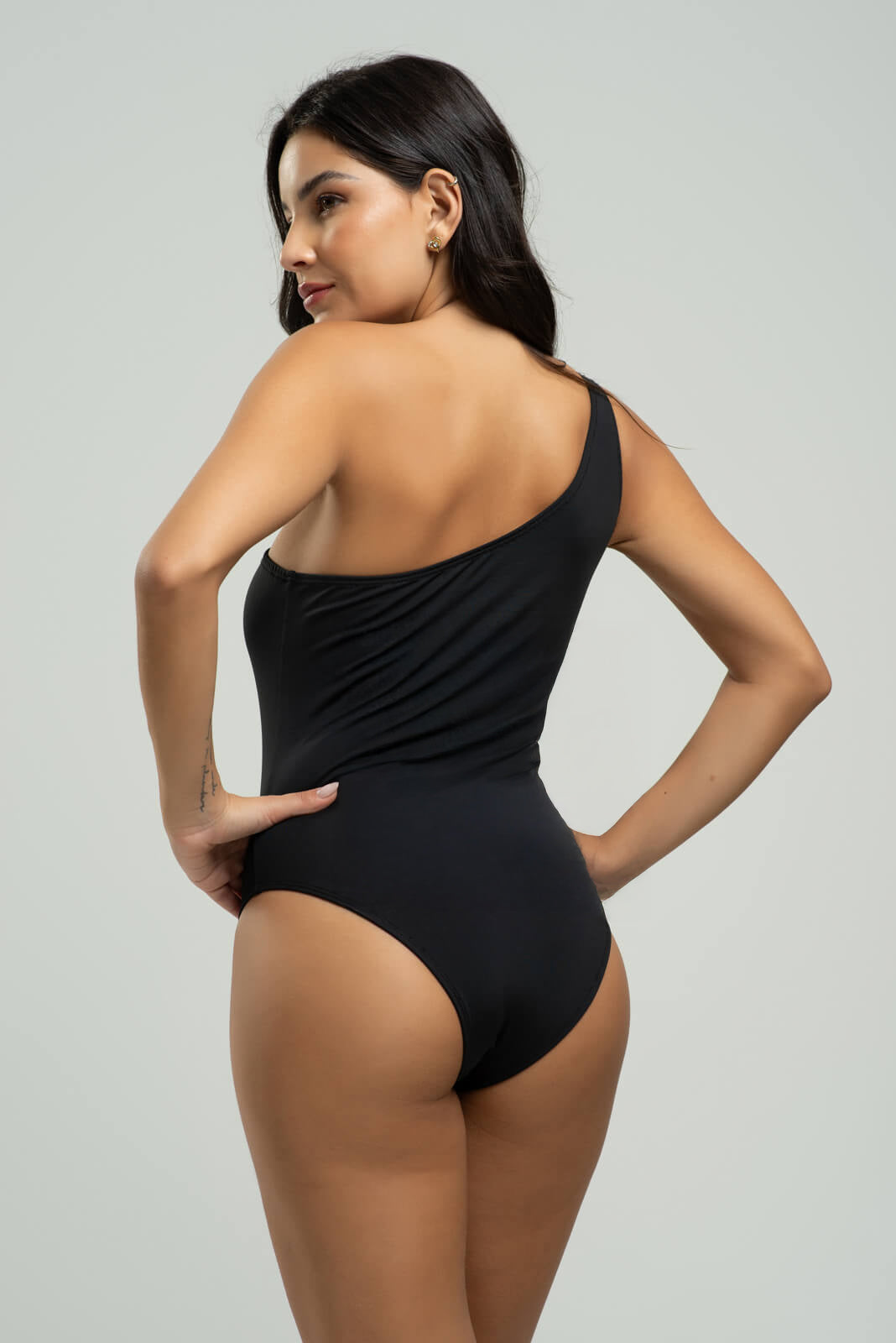 Body Maiô Um Ombro Só Preto - Vicbela