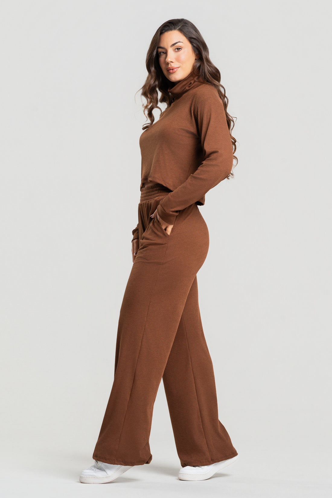 Conjunto Canelado Calça Pantalona + Blusa Golão Manga Longa Marrom - Vicbela