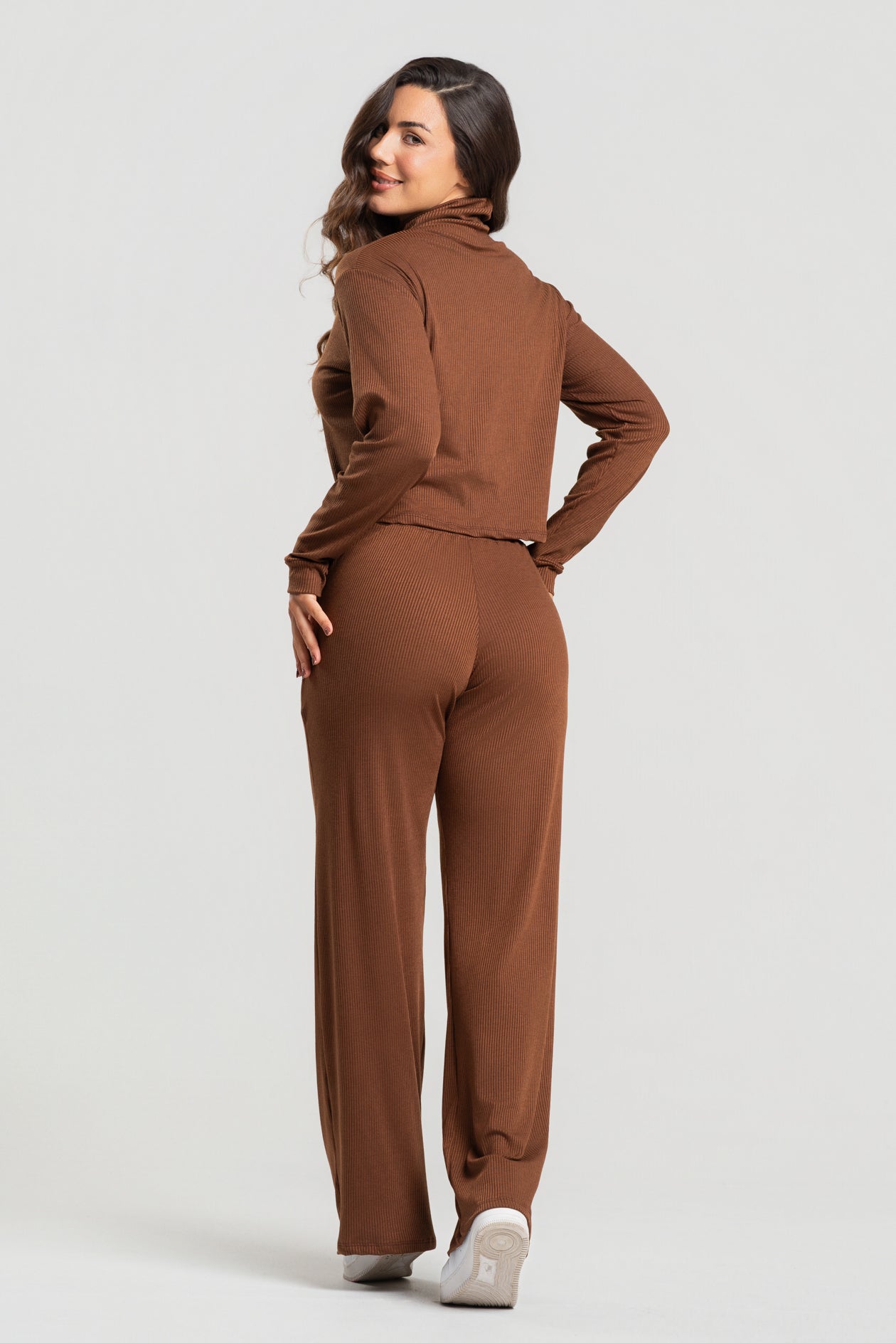 Conjunto Canelado Calça Pantalona + Blusa Golão Manga Longa Marrom - Vicbela