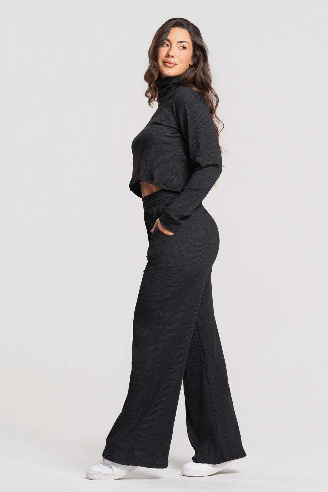Conjunto Canelado Calça Pantalona + Blusa Golão Manga Longa Preto - Vicbela