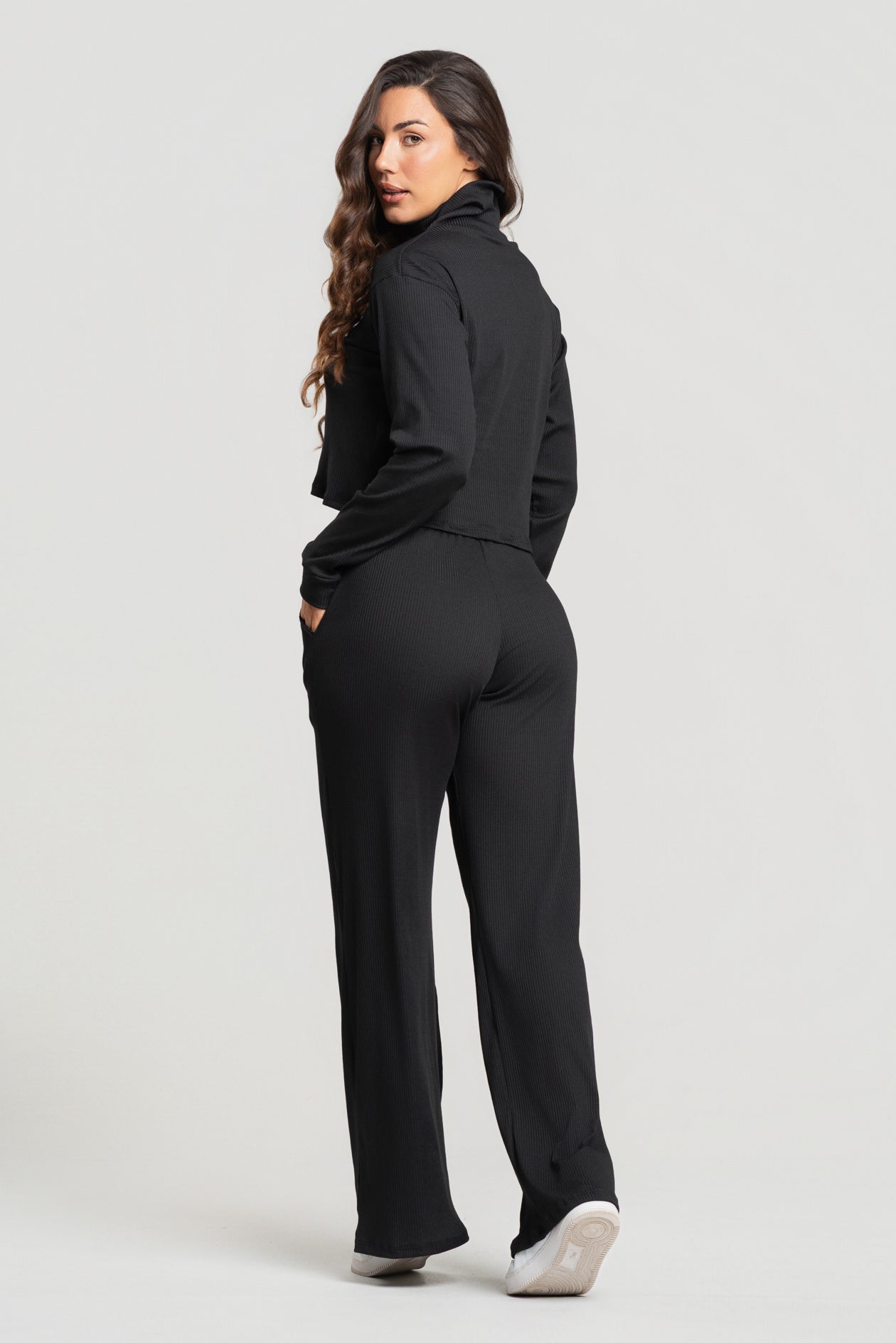Conjunto Canelado Calça Pantalona + Blusa Golão Manga Longa Preto - Vicbela