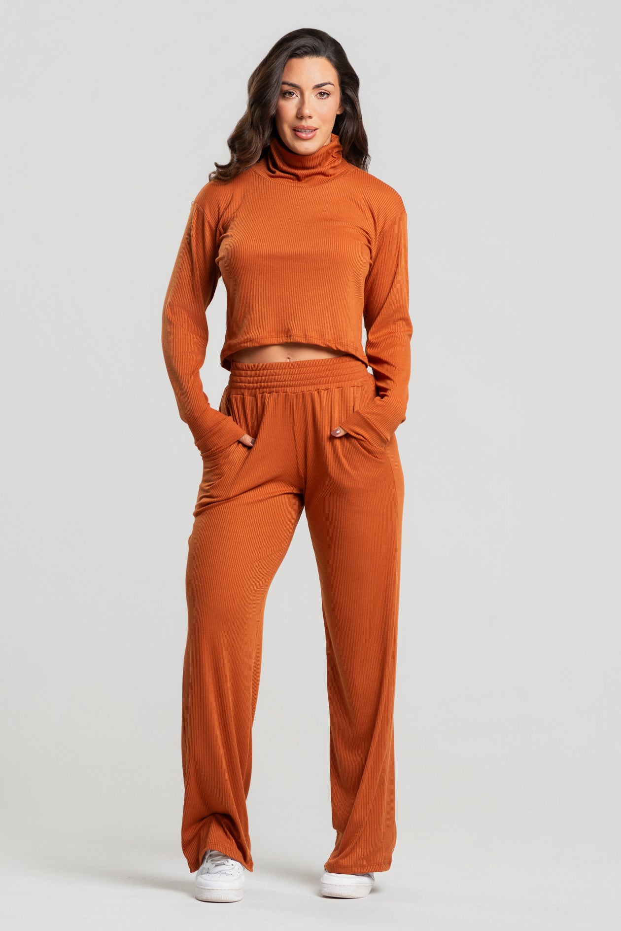Conjunto Canelado Calça Pantalona + Blusa Golão Manga Longa Terra - Vicbela