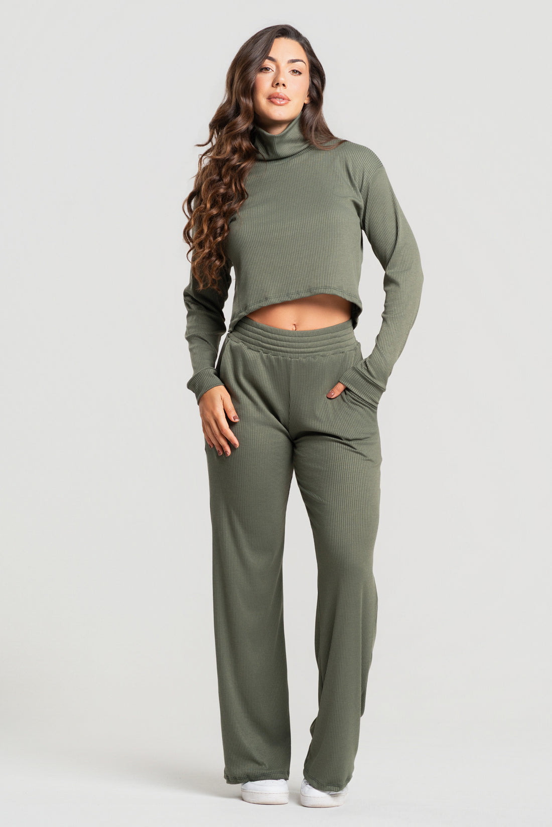 Conjunto Canelado Calça Pantalona + Blusa Golão Manga Longa Verde Militar - Vicbela