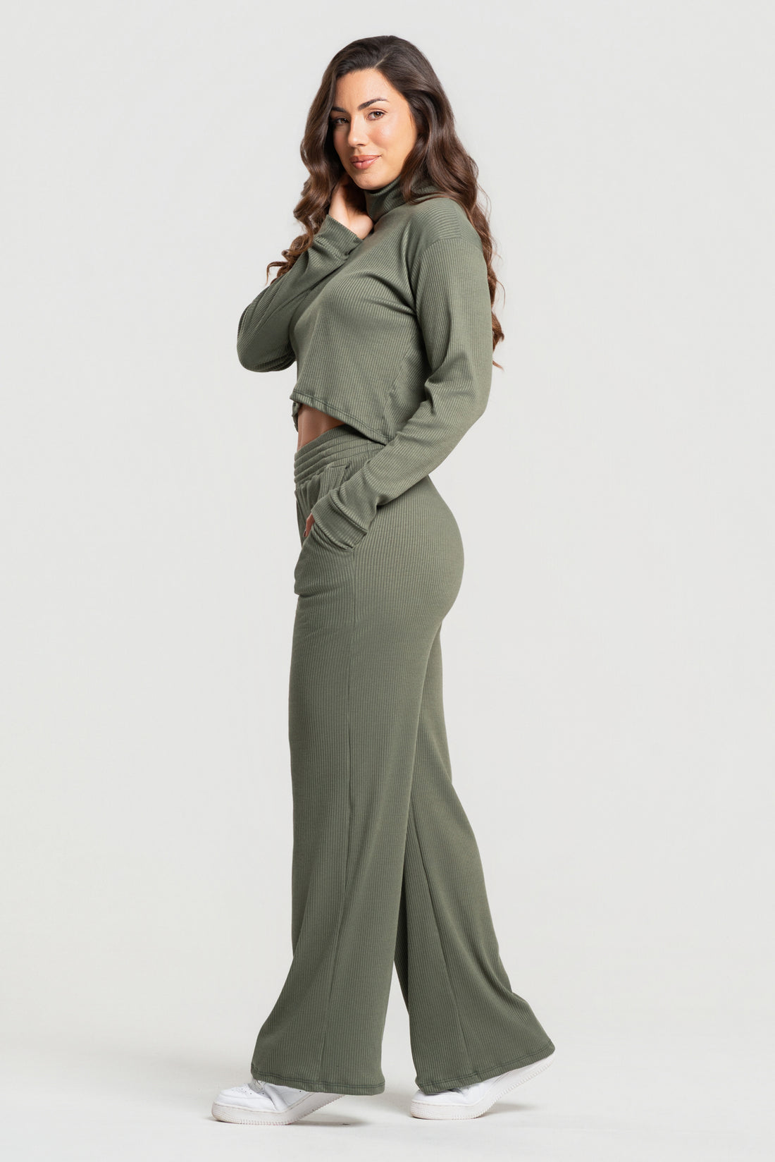 Conjunto Canelado Calça Pantalona + Blusa Golão Manga Longa Verde Militar - Vicbela