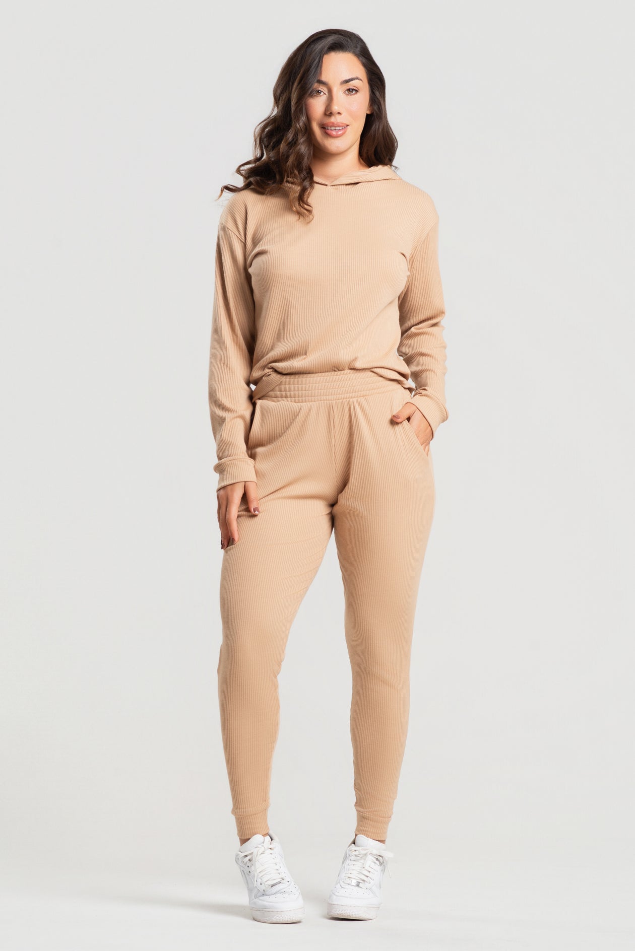 Conjunto Canelado Calça Jogger + Blusa com Capuz Manga Longa Bege - Vicbela