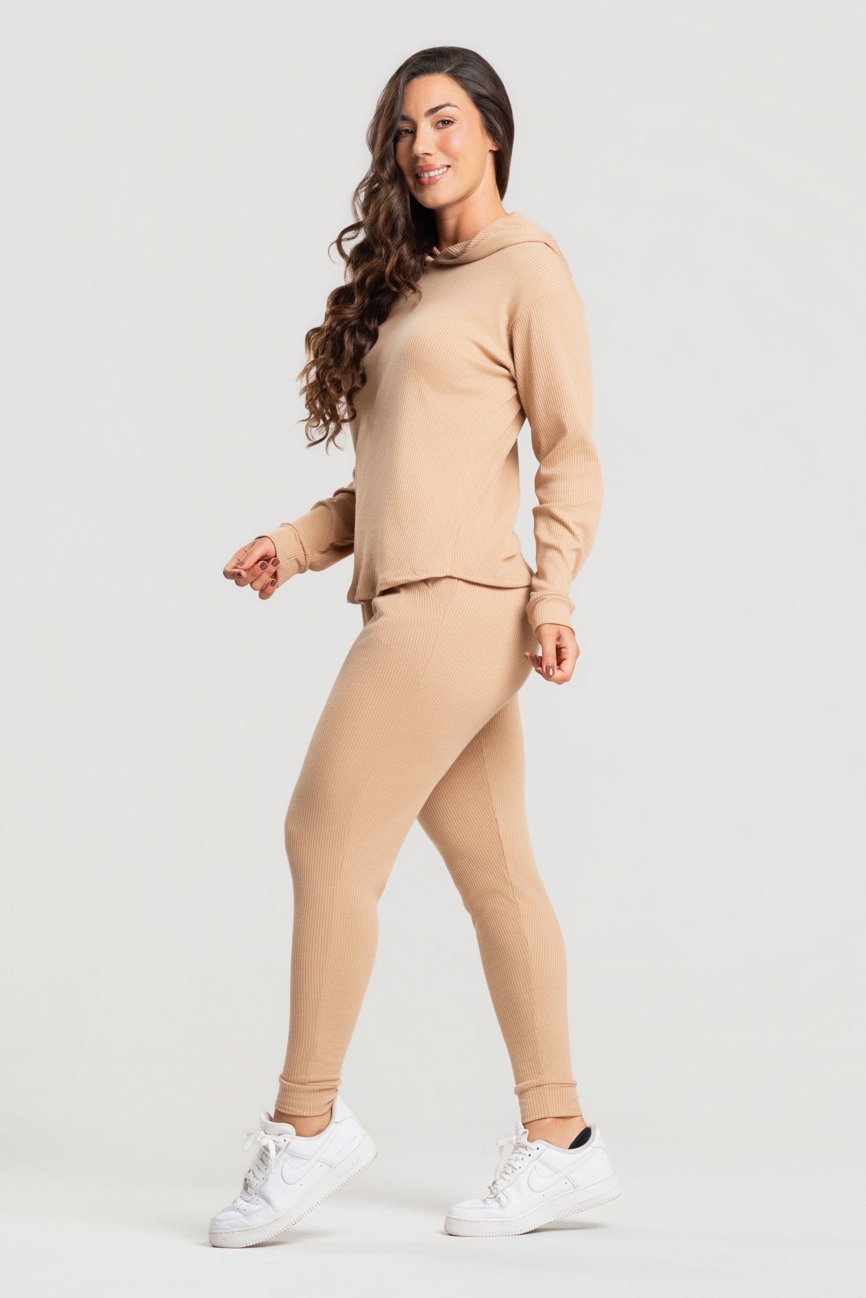 Conjunto Canelado Calça Jogger + Blusa com Capuz Manga Longa Bege - Vicbela