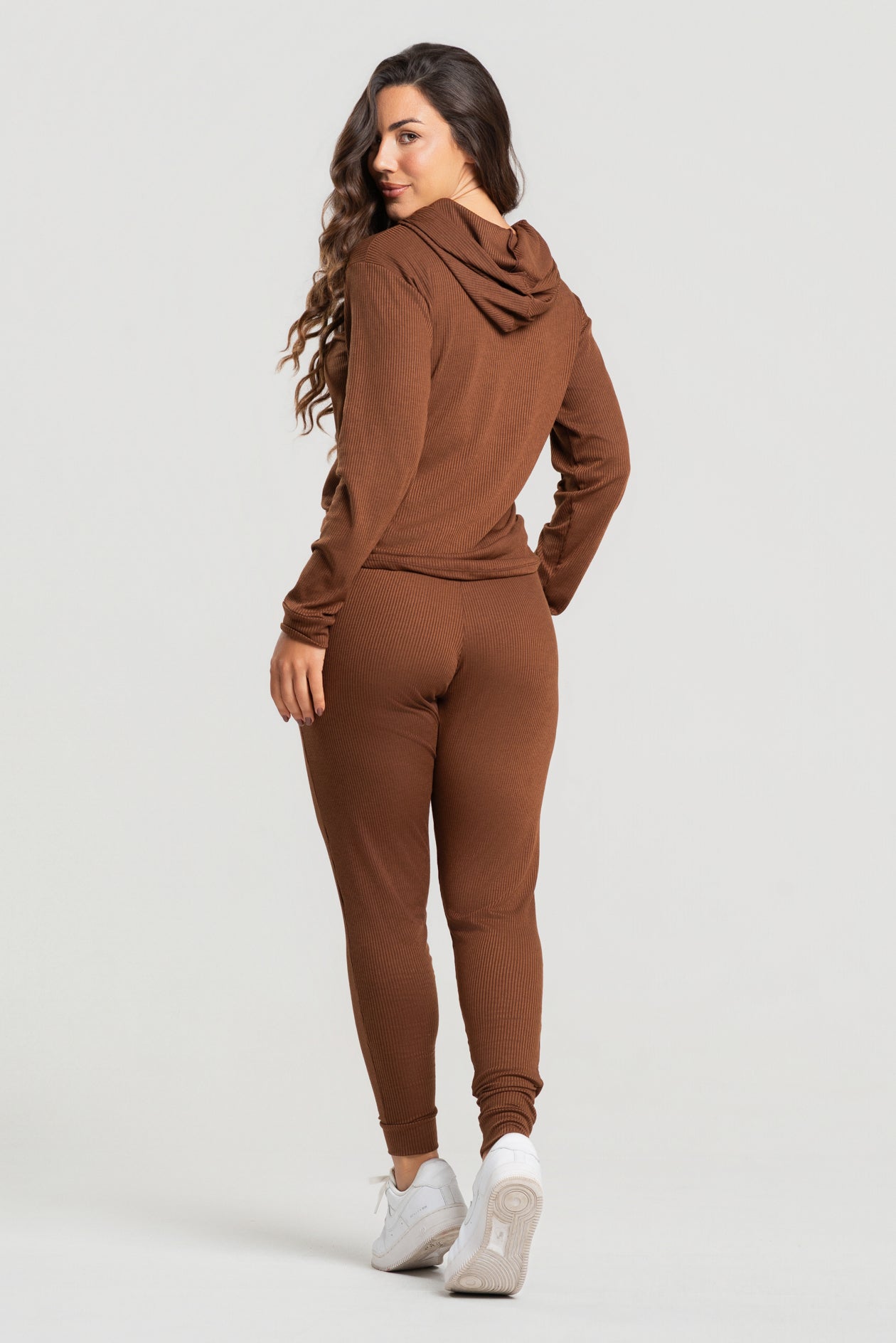 Conjunto Canelado Calça Jogger + Blusa com Capuz Manga Longa Marrom - Vicbela