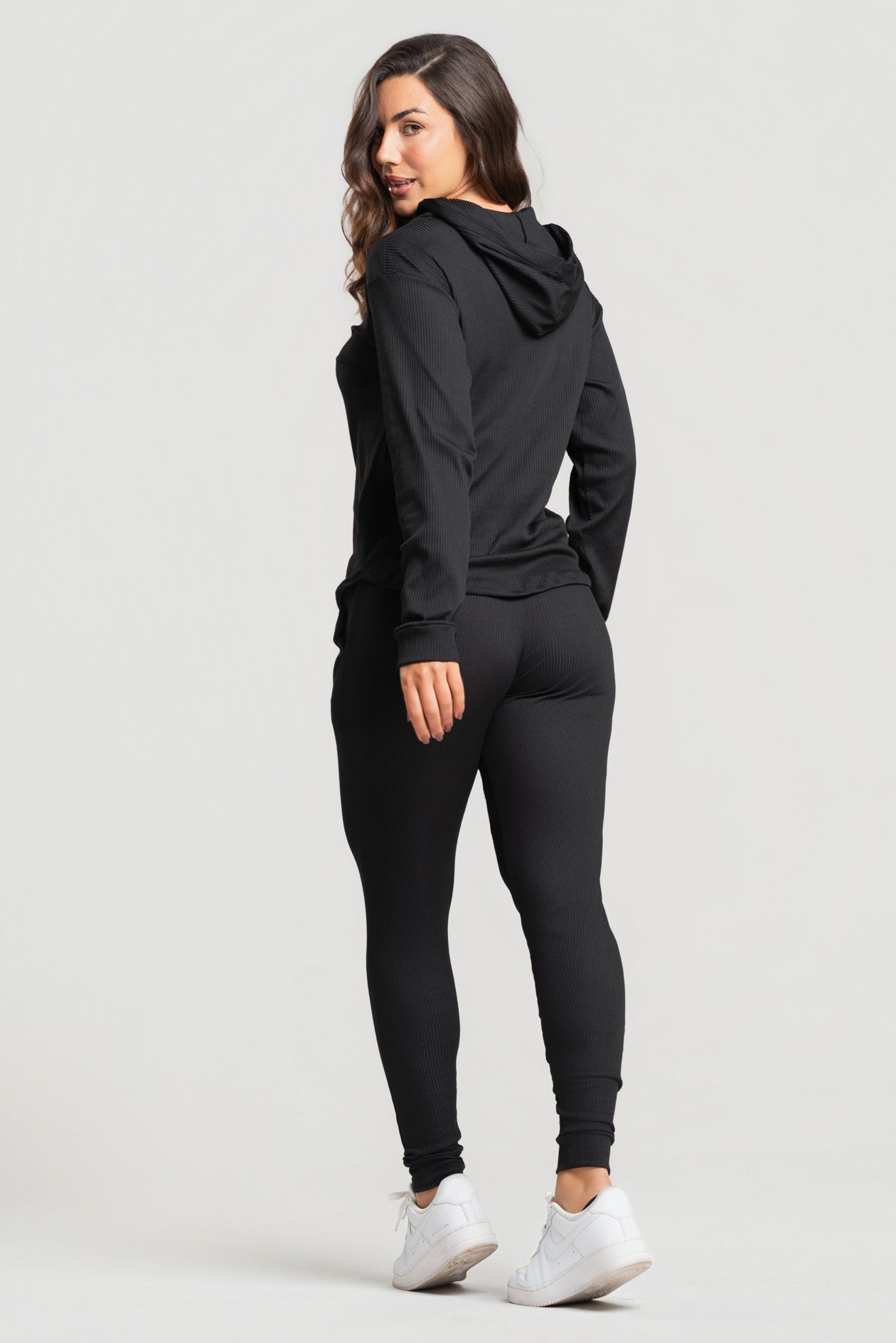 Conjunto Canelado Calça Jogger + Blusa com Capuz Manga Longa Preto - Vicbela