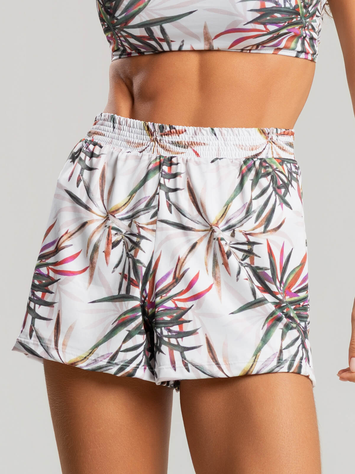 Short Curto Proteção UV Estampado Branco - Vicbela