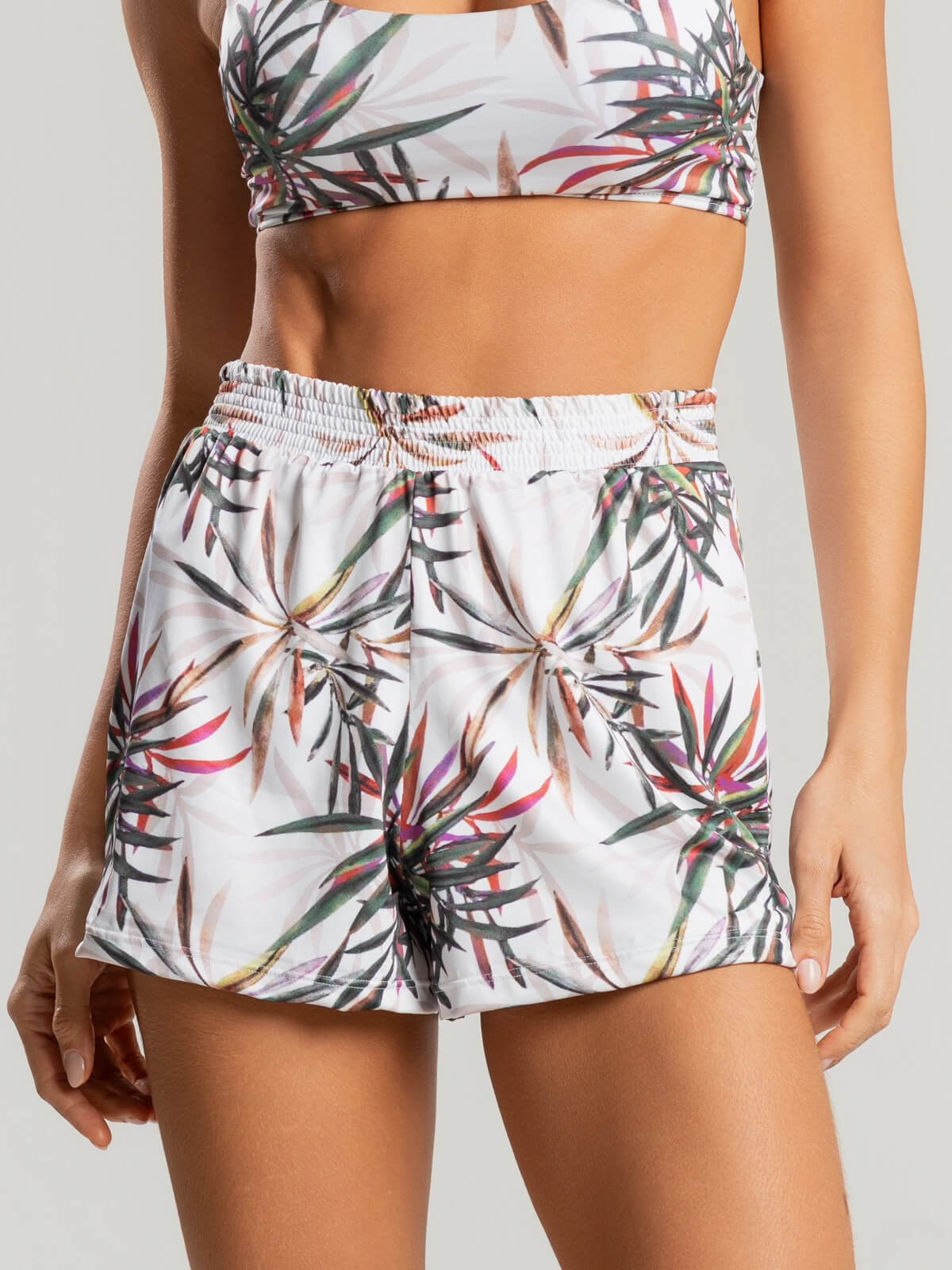 Short Curto Proteção UV Estampado Branco - Vicbela