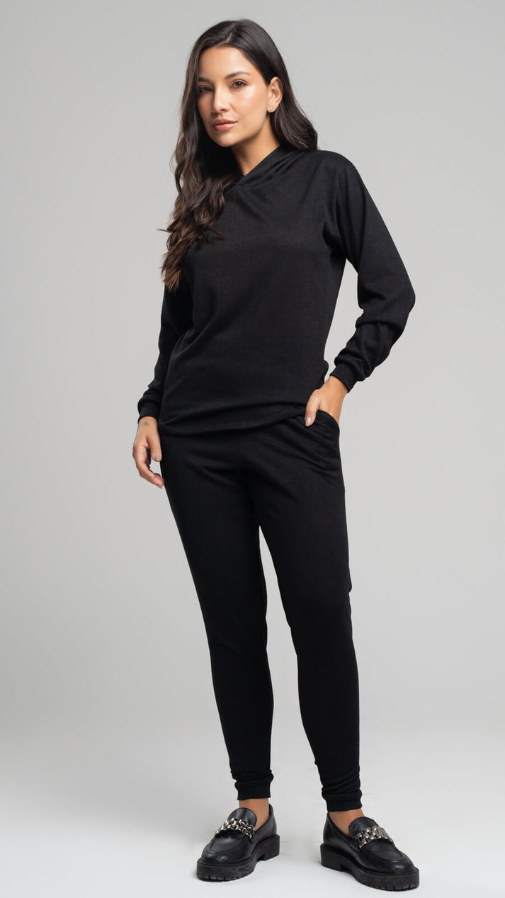 Conjunto Lanzinha Calça Skinny + Blusa Capuz Preto - Perfil e ajuste da calça skinny