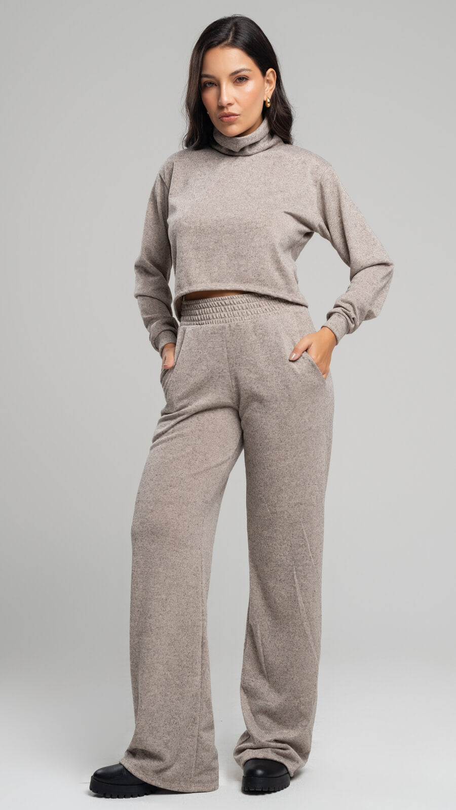Conjunto Lãnzinha Calça Pantalona + Blusa Golão Bege - Vicbela
