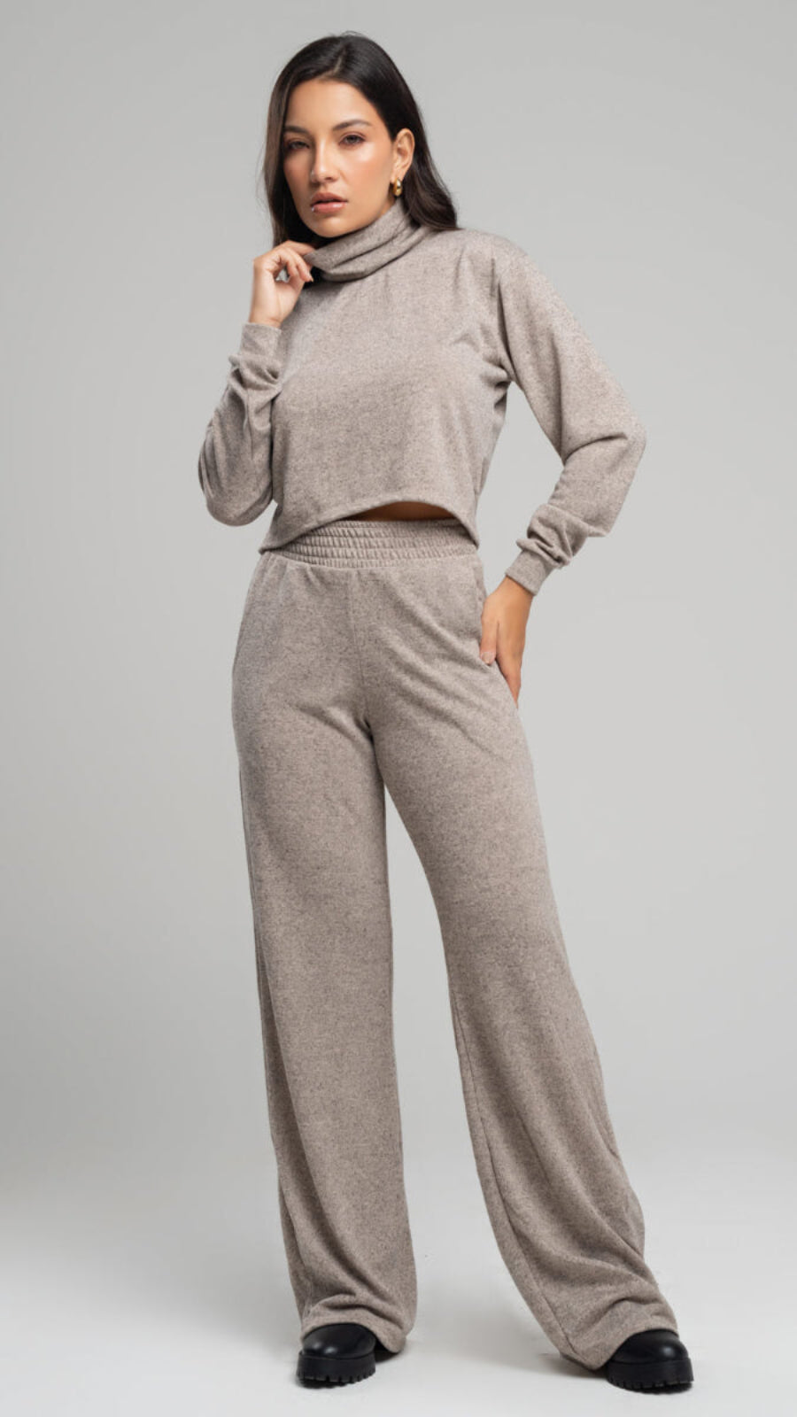 Conjunto Lãnzinha Calça Pantalona + Blusa Golão Bege - Vicbela