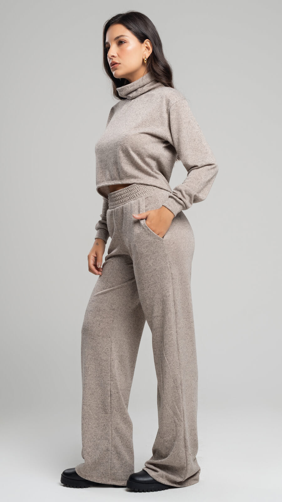 Conjunto Lãnzinha Calça Pantalona + Blusa Golão Bege - Vicbela