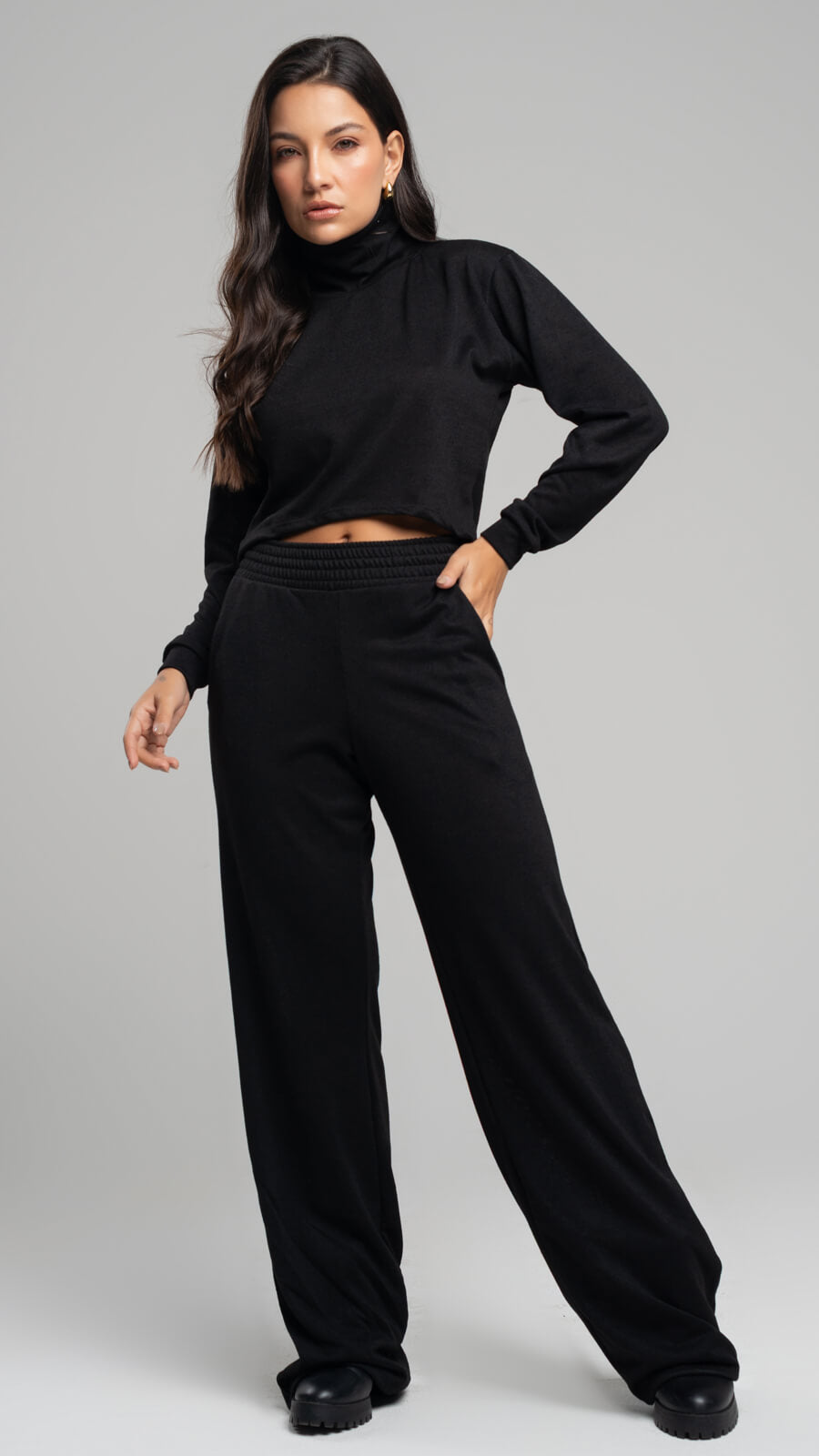 Conjunto Lanzinha Calça Pantalona + Blusa Golão Preto - Vicbela