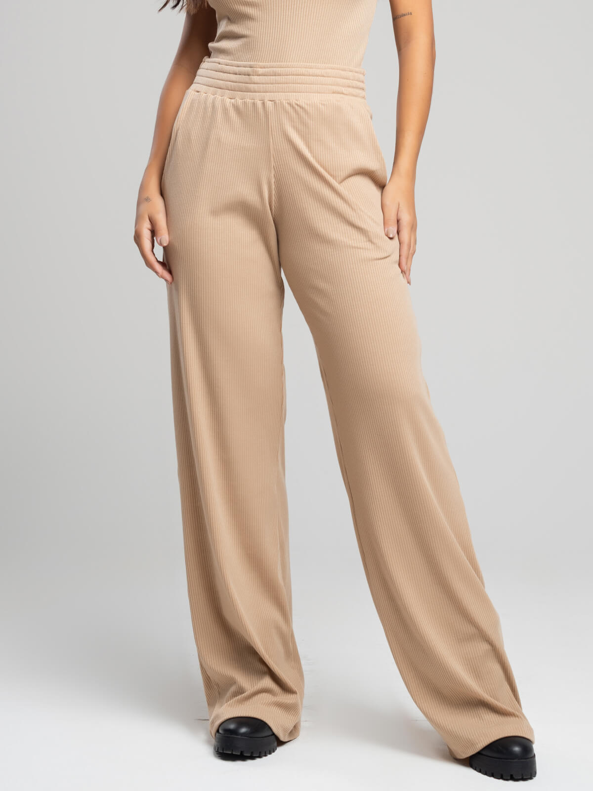 Calça Pantalona Wide Leg Canelada Bege - Vicbela