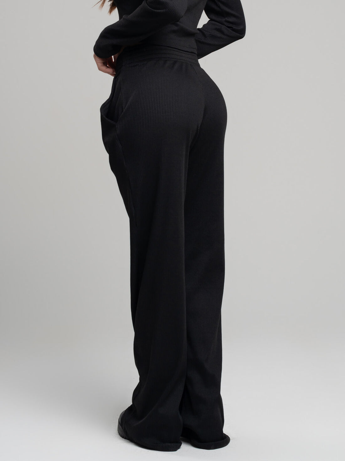 Calça Pantalona Wide Leg Canelada Preto - Vicbela