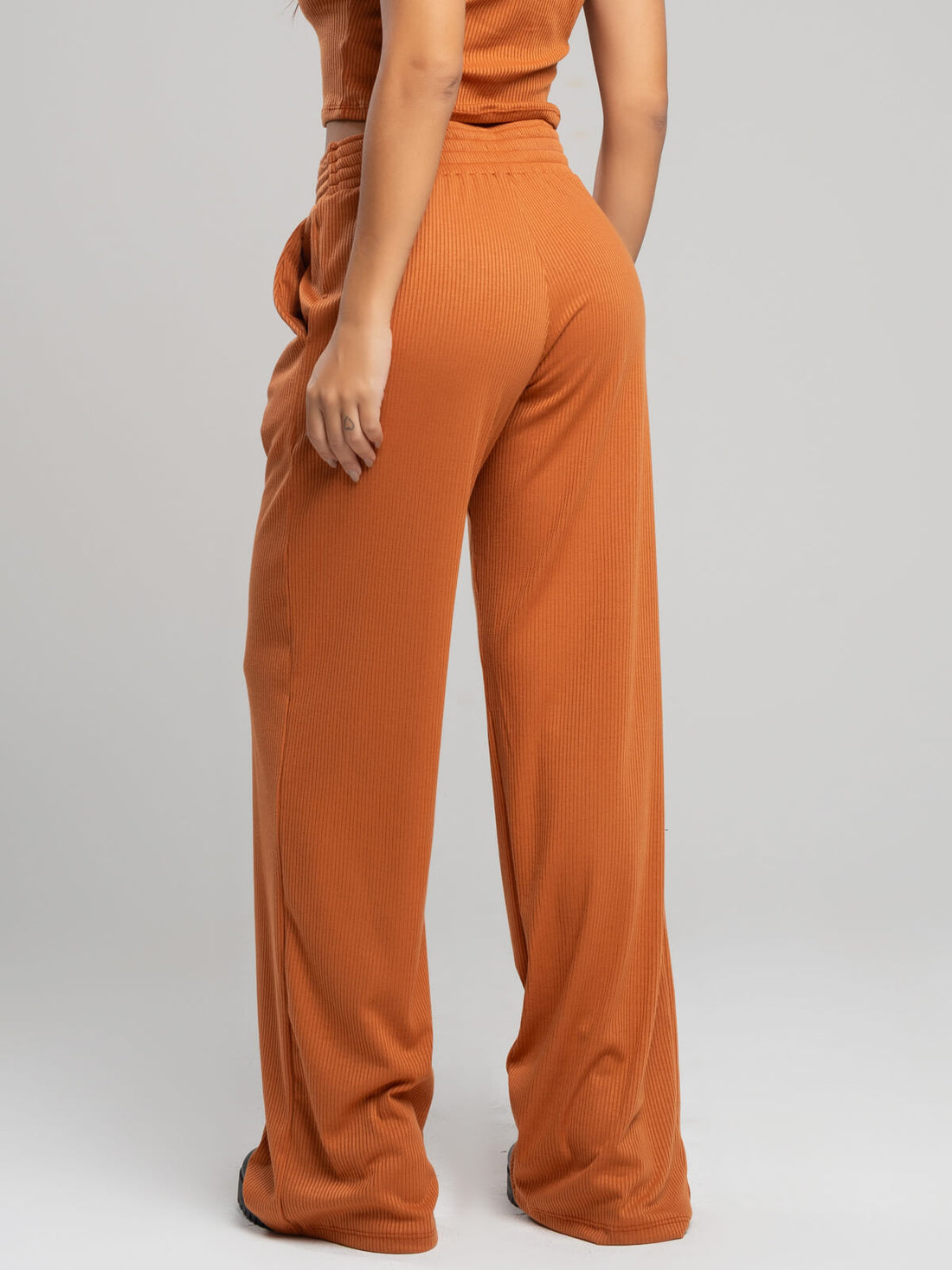 Calça Pantalona Wide Leg Canelada Terra - Vicbela