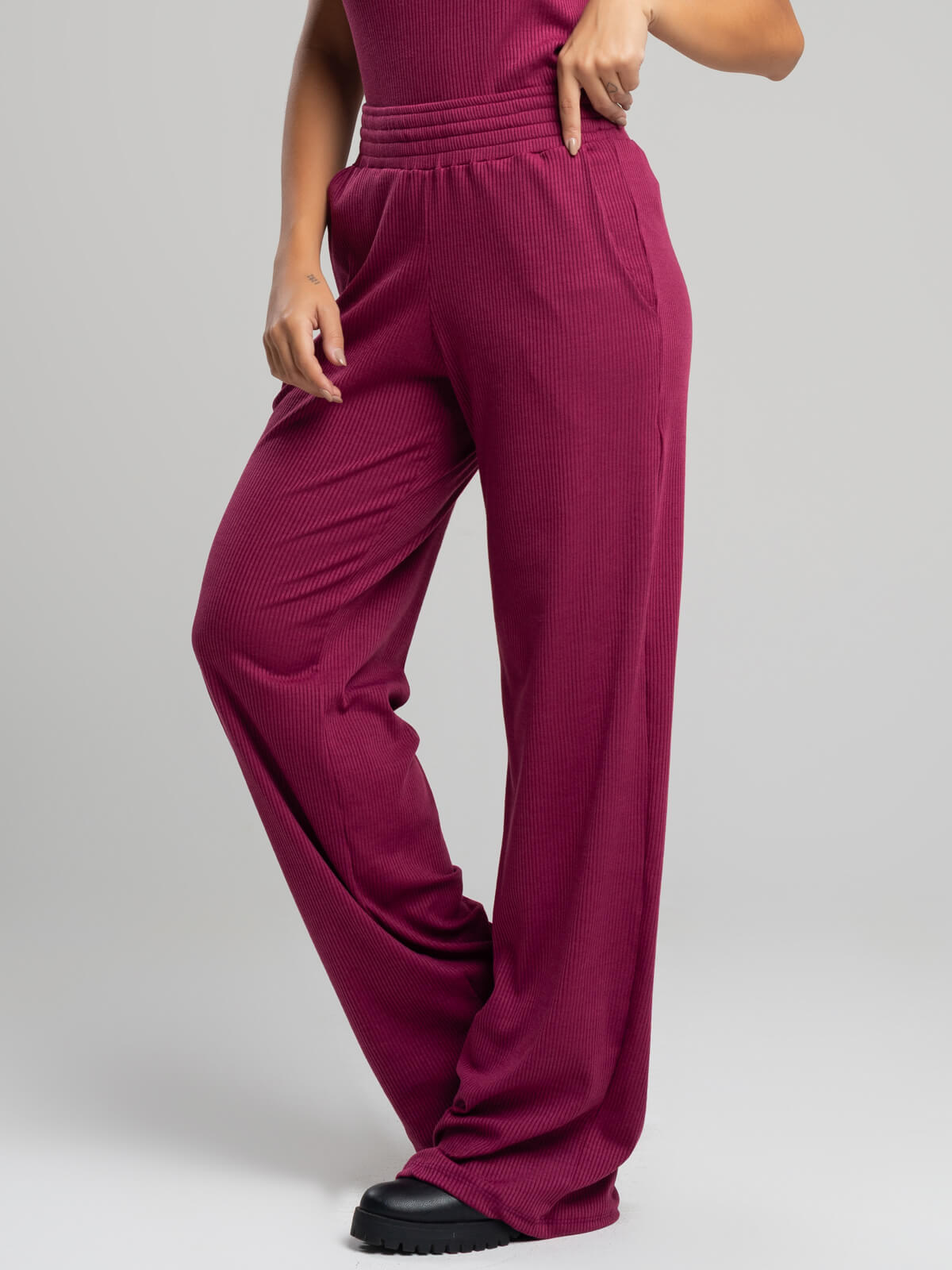 Calça Pantalona Wide Leg Canelada Vinho - Vicbela