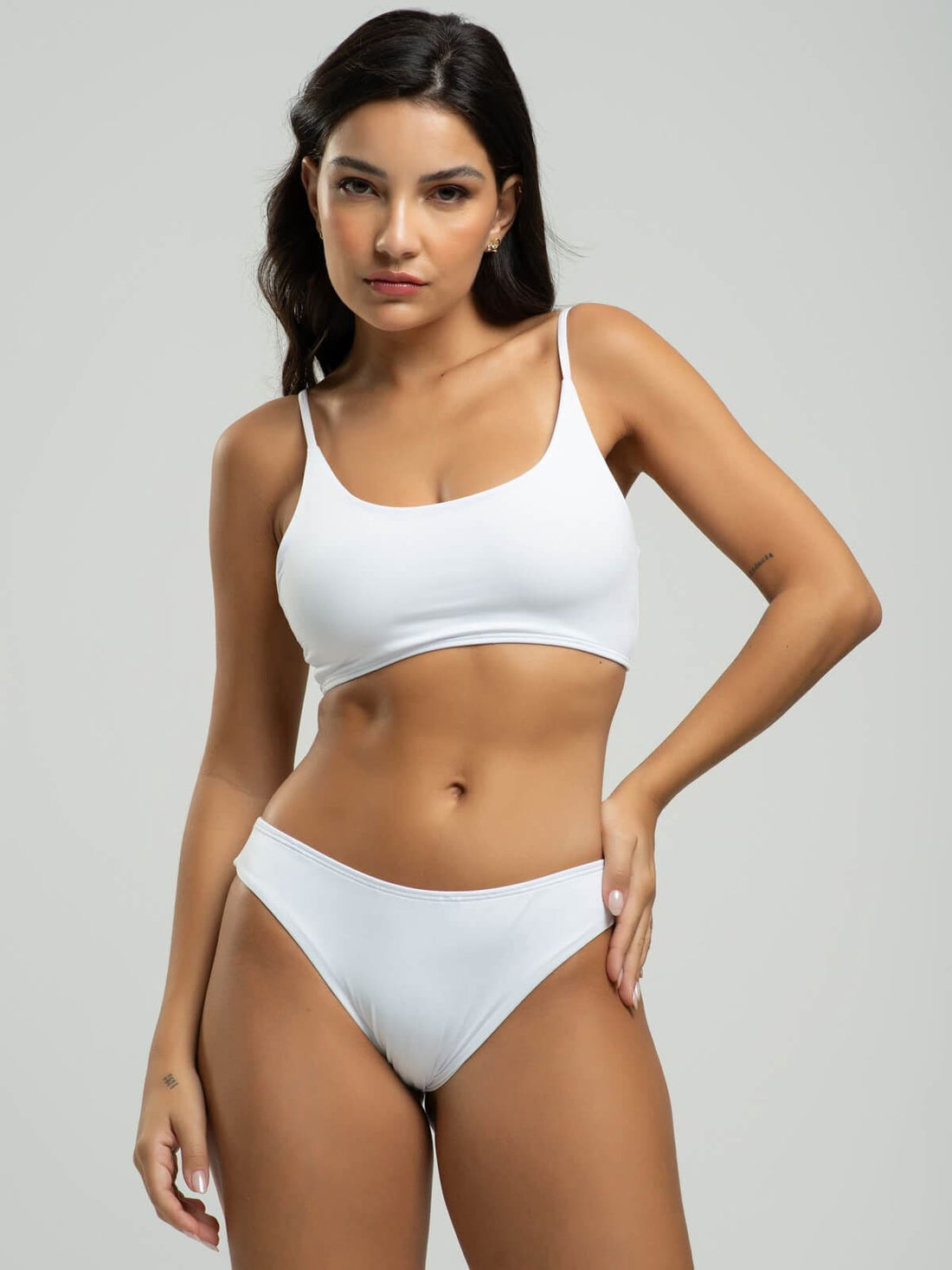 Biquíni Faixa Calcinha Comum Liso Branco - Vicbela