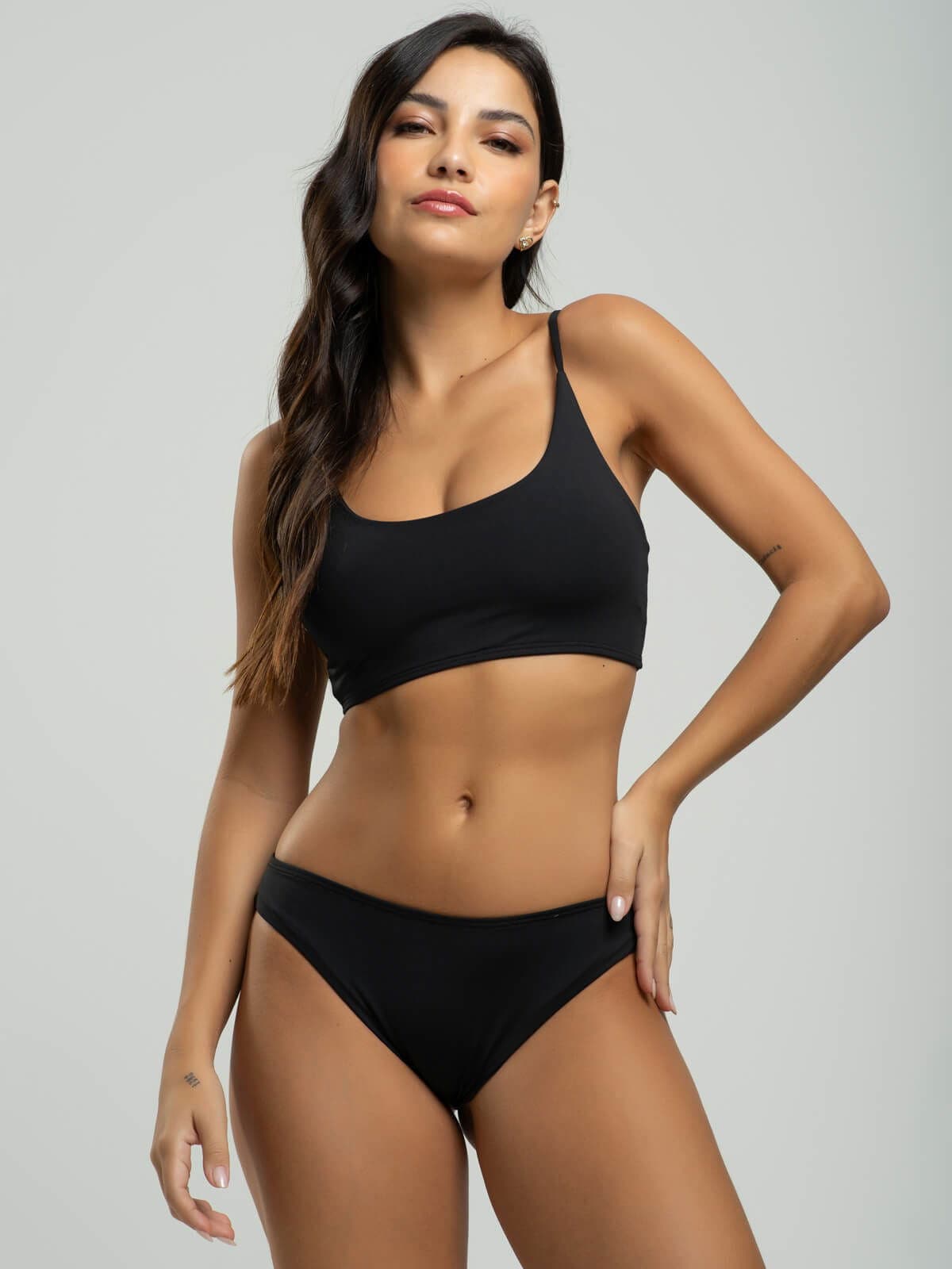 Biquíni Faixa Calcinha Comum Liso Preto - Vicbela
