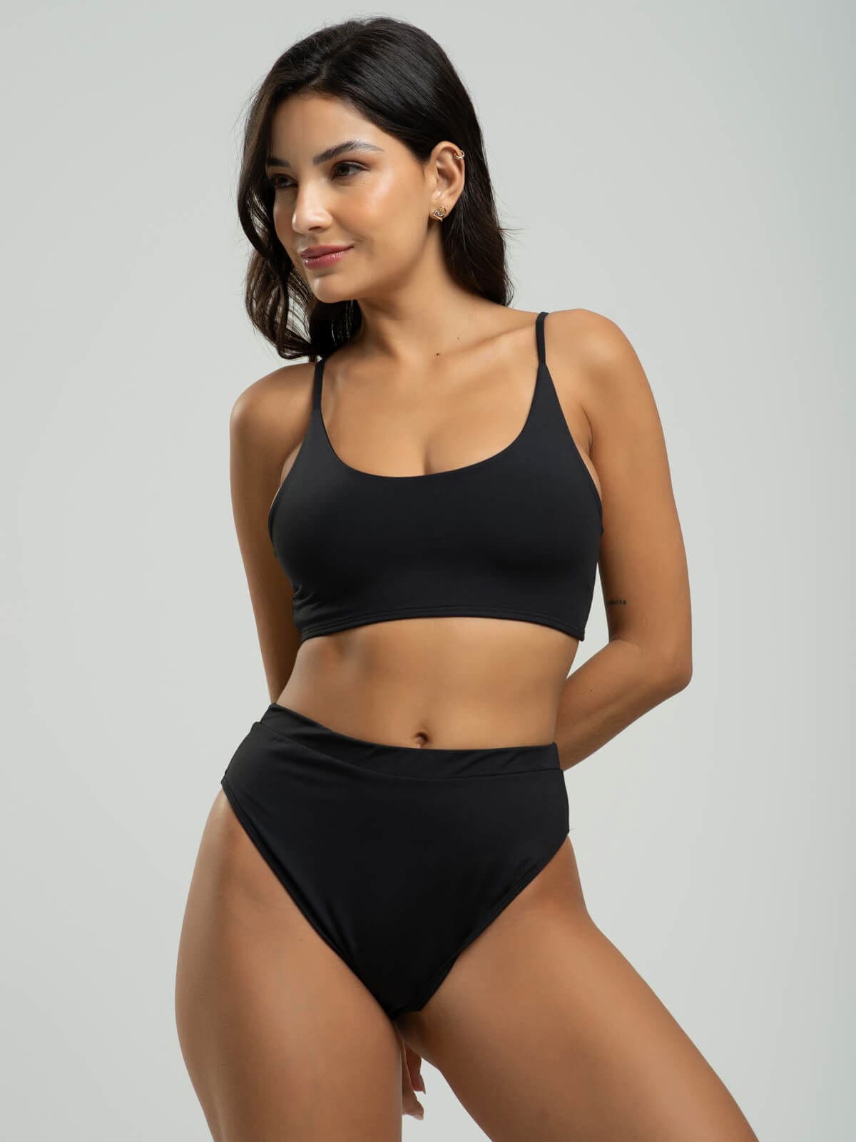 Biquíni Faixa Calcinha Hot Pants Liso Preto - Vicbela