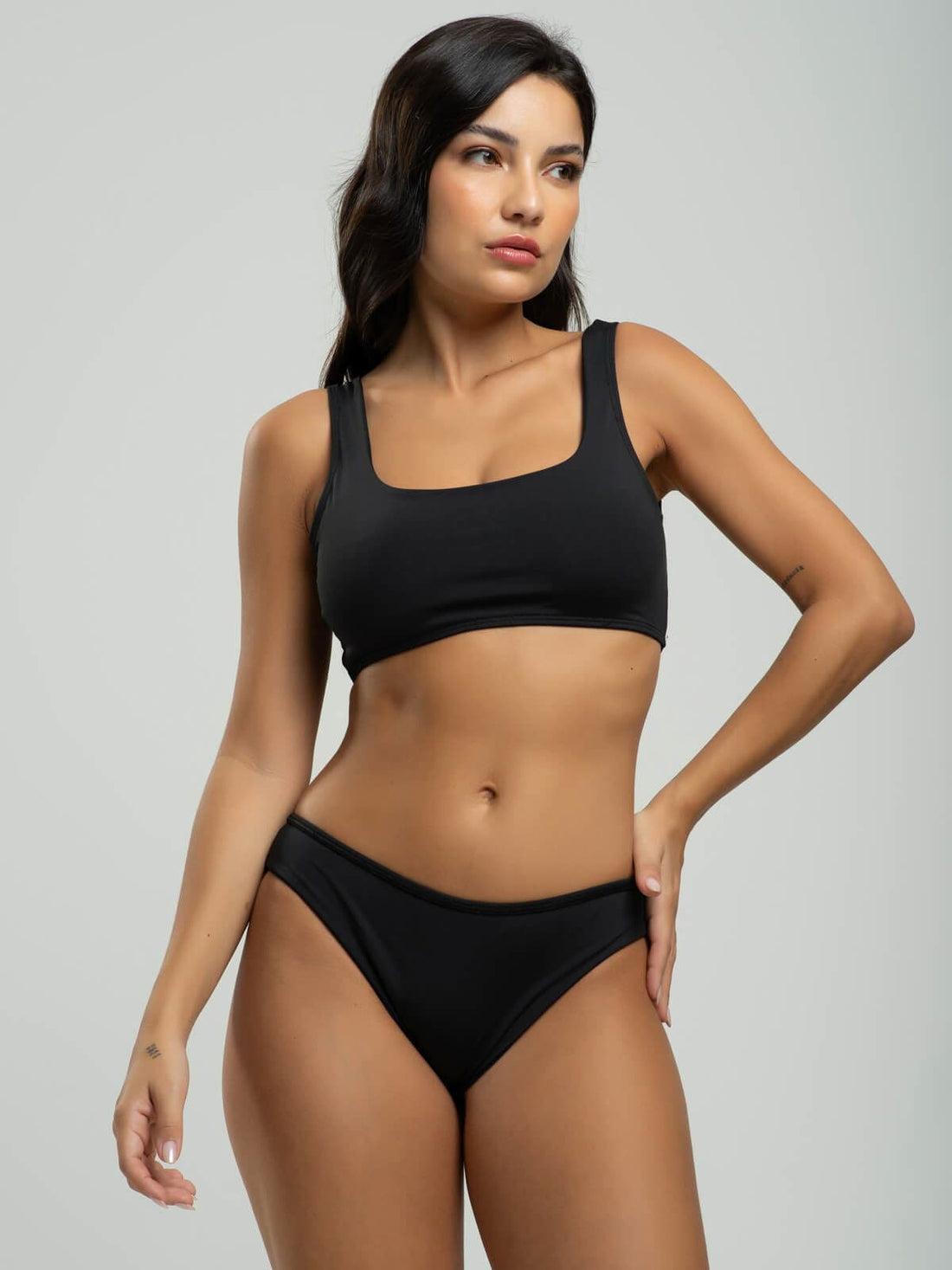 Biquini Regata Calcinha Comum Liso Preto - Vicbela