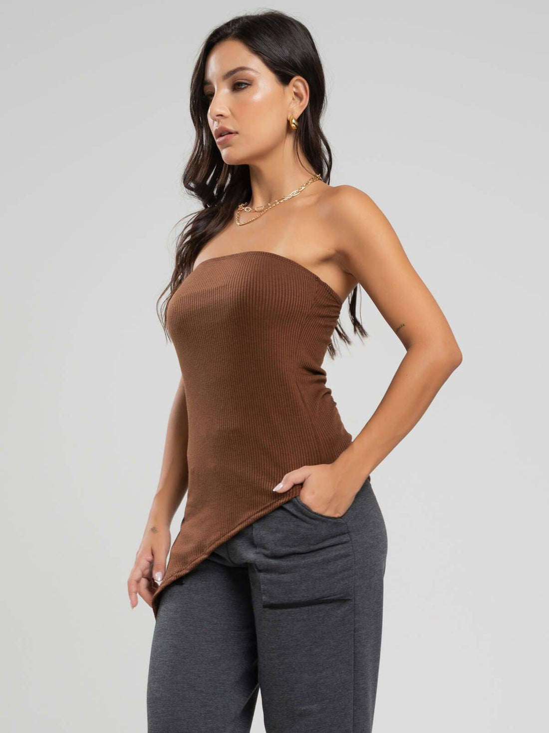 Blusa Assimétrica Tomara que Caia Marrom - Vicbela