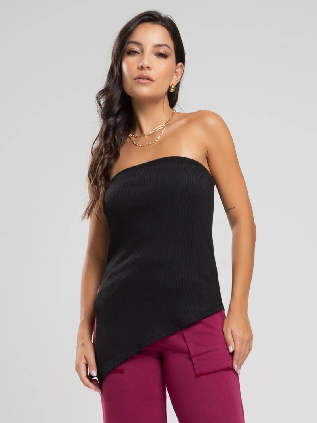Blusa Assimétrica Tomara que Caia Preta - Vicbela