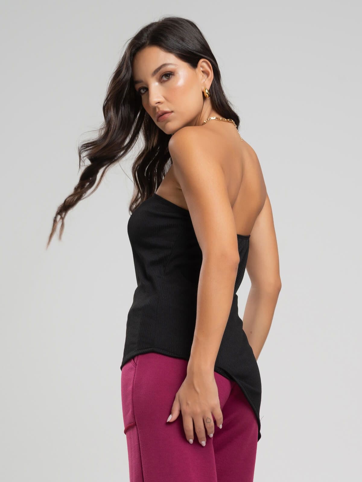 Blusa Assimétrica Tomara que Caia Preta - Vicbela